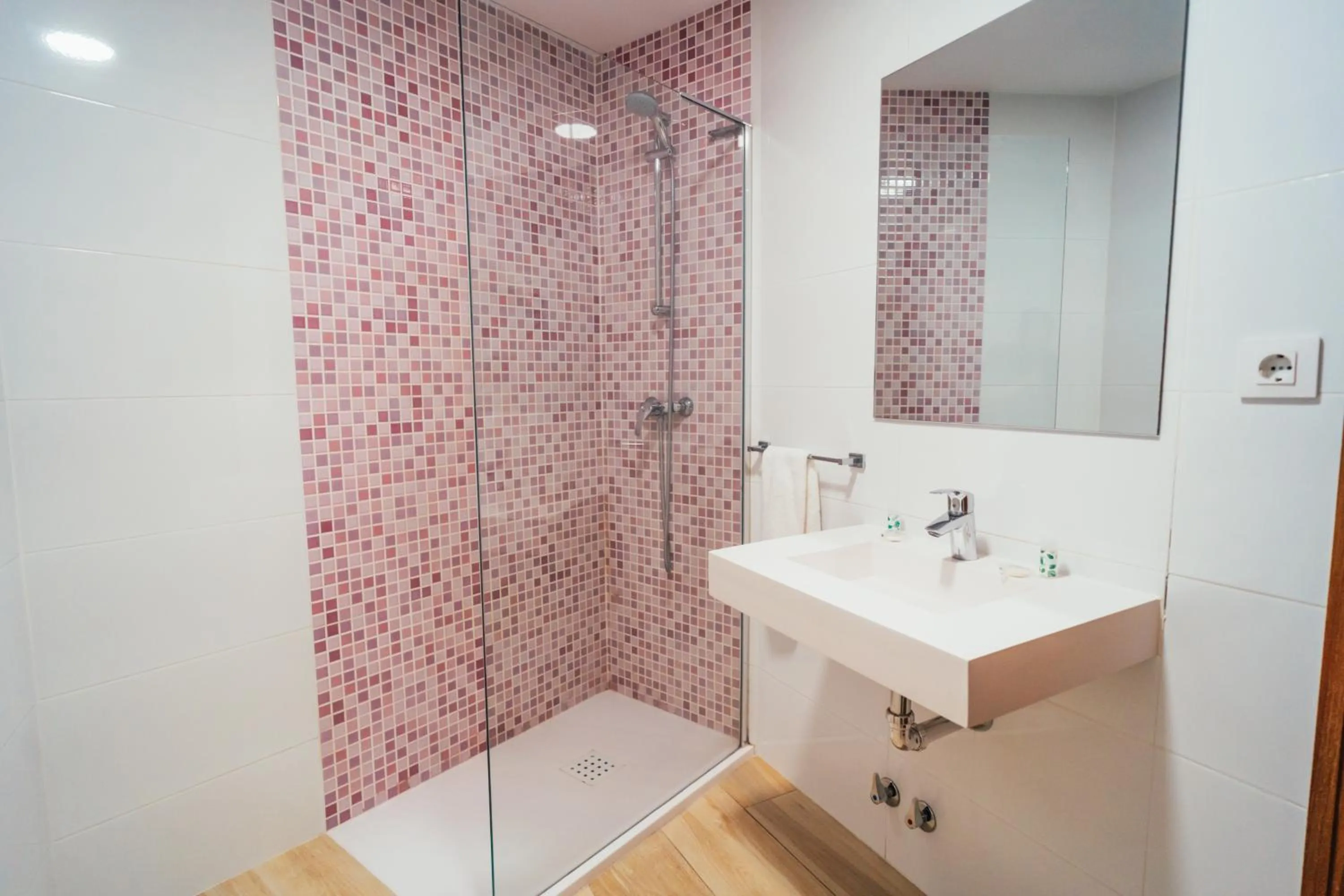 Bathroom in Hostal Cortés