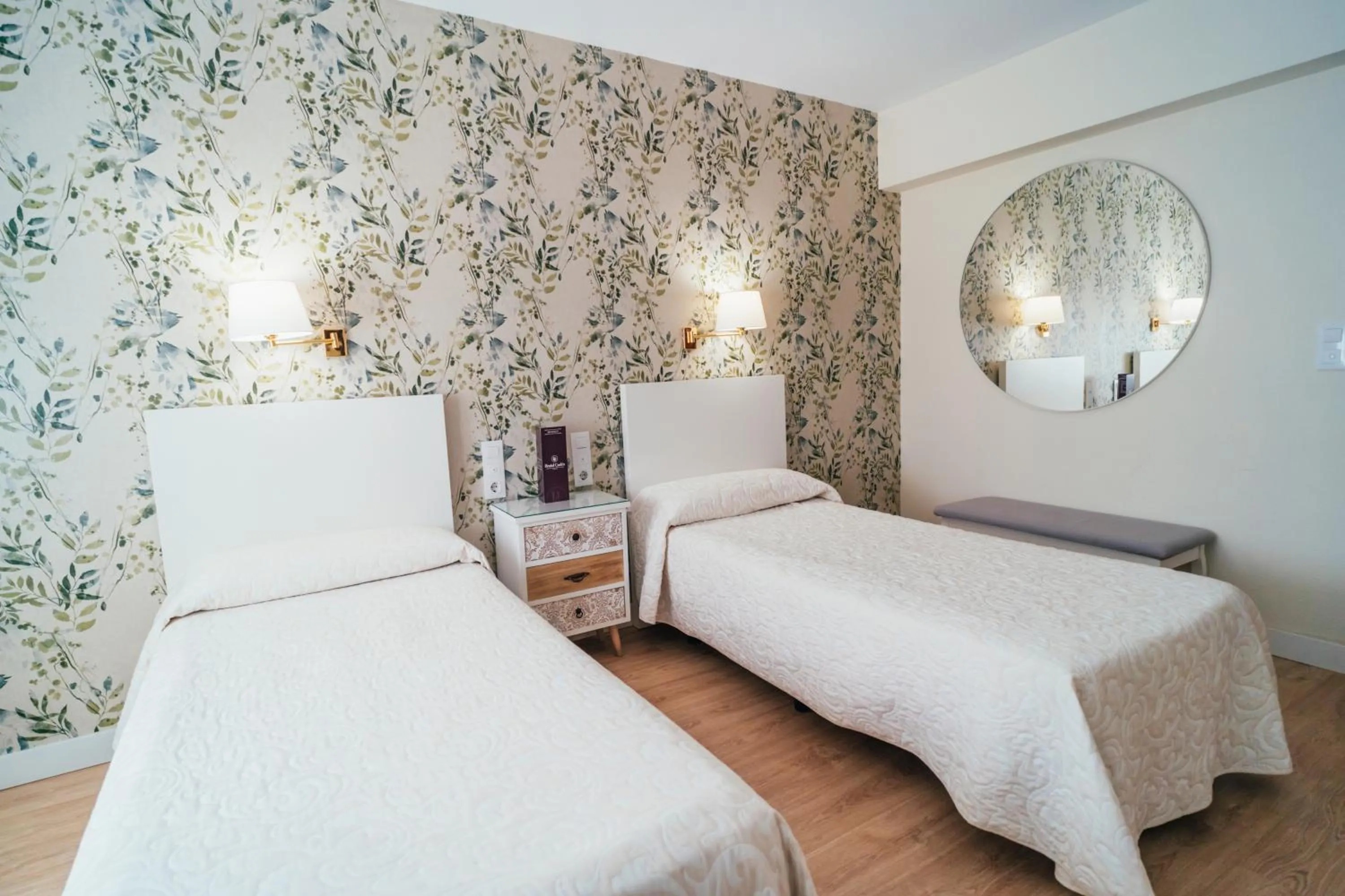 Bedroom, Bed in Hostal Cortés