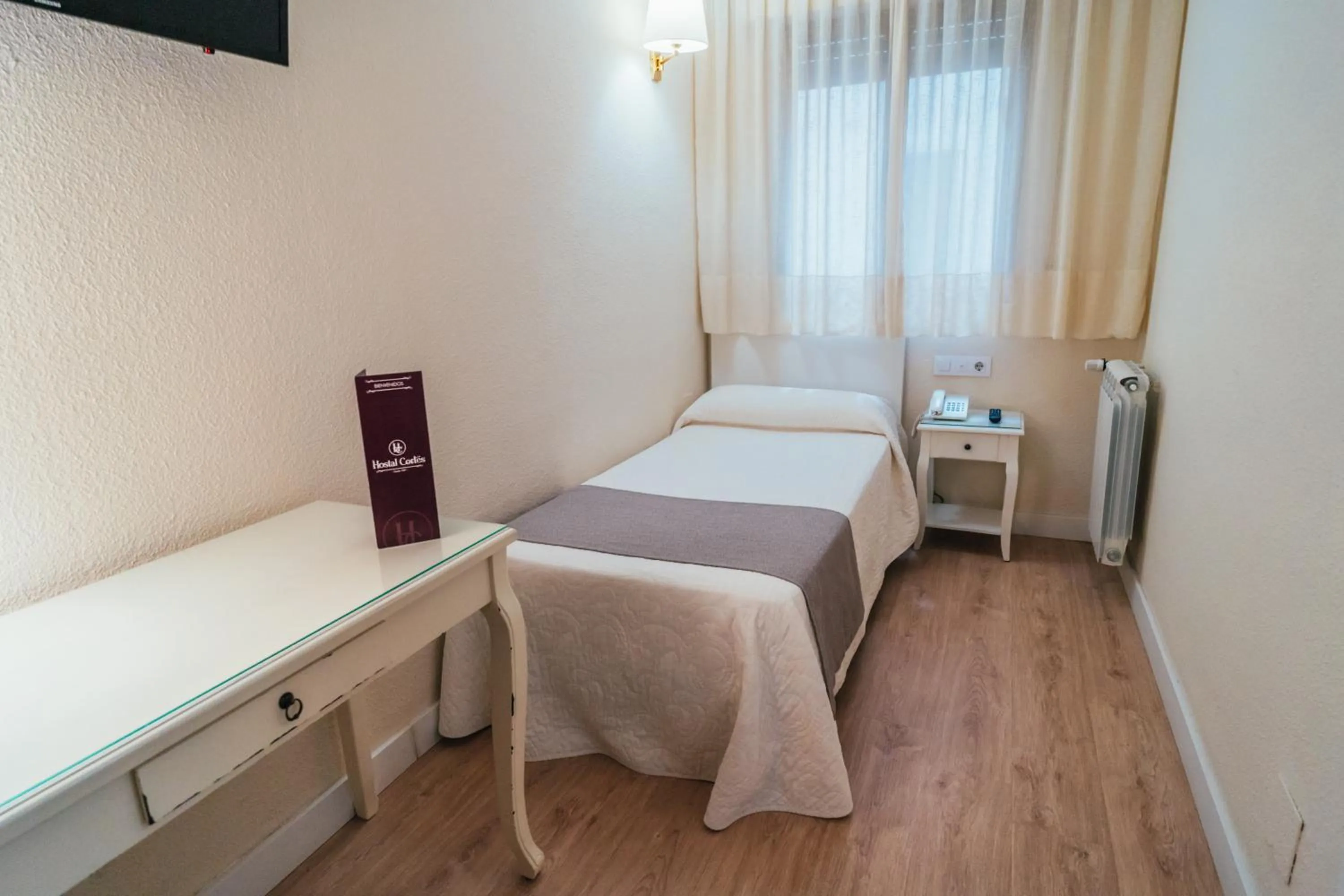 Bedroom, Bed in Hostal Cortés