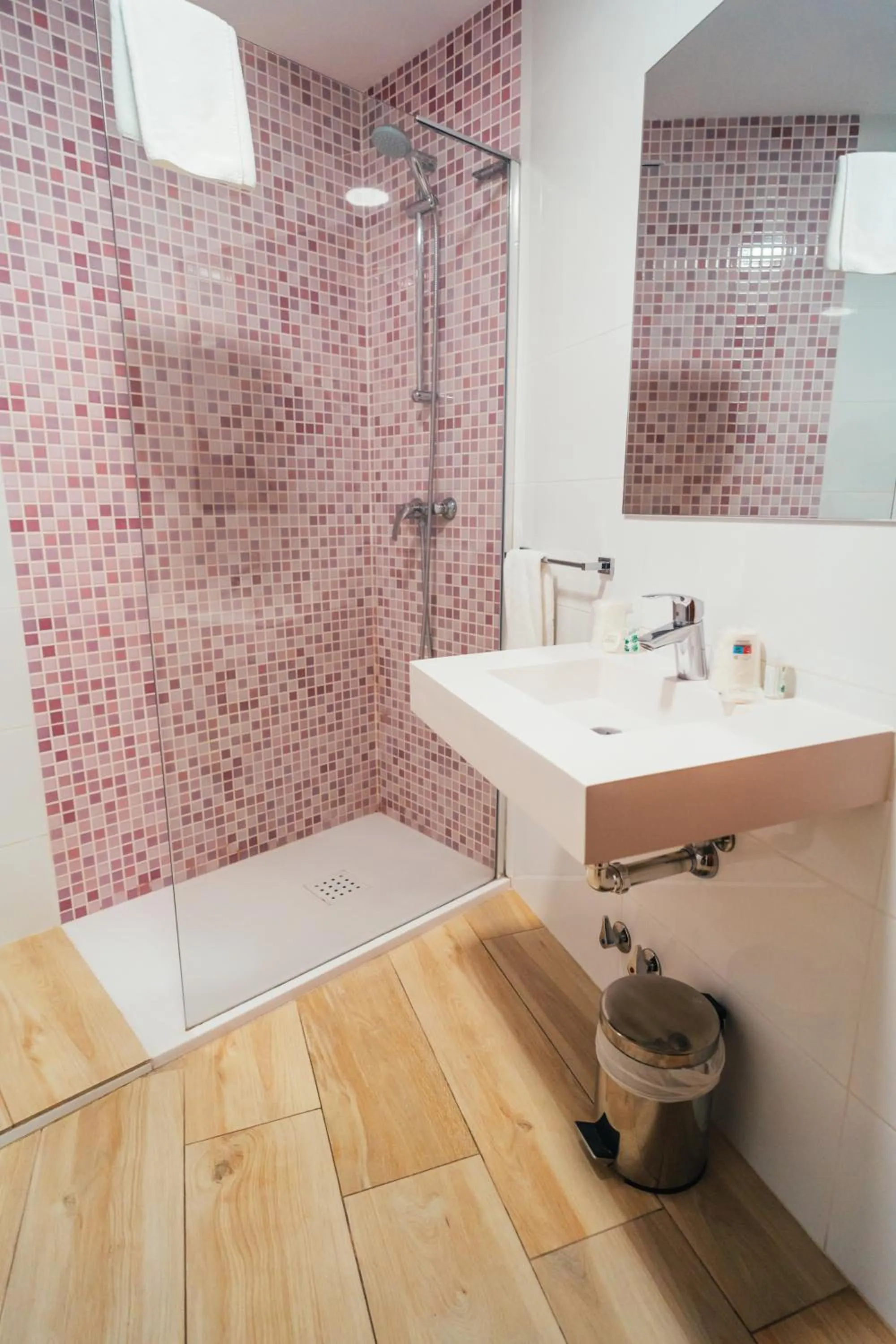 Bathroom in Hostal Cortés