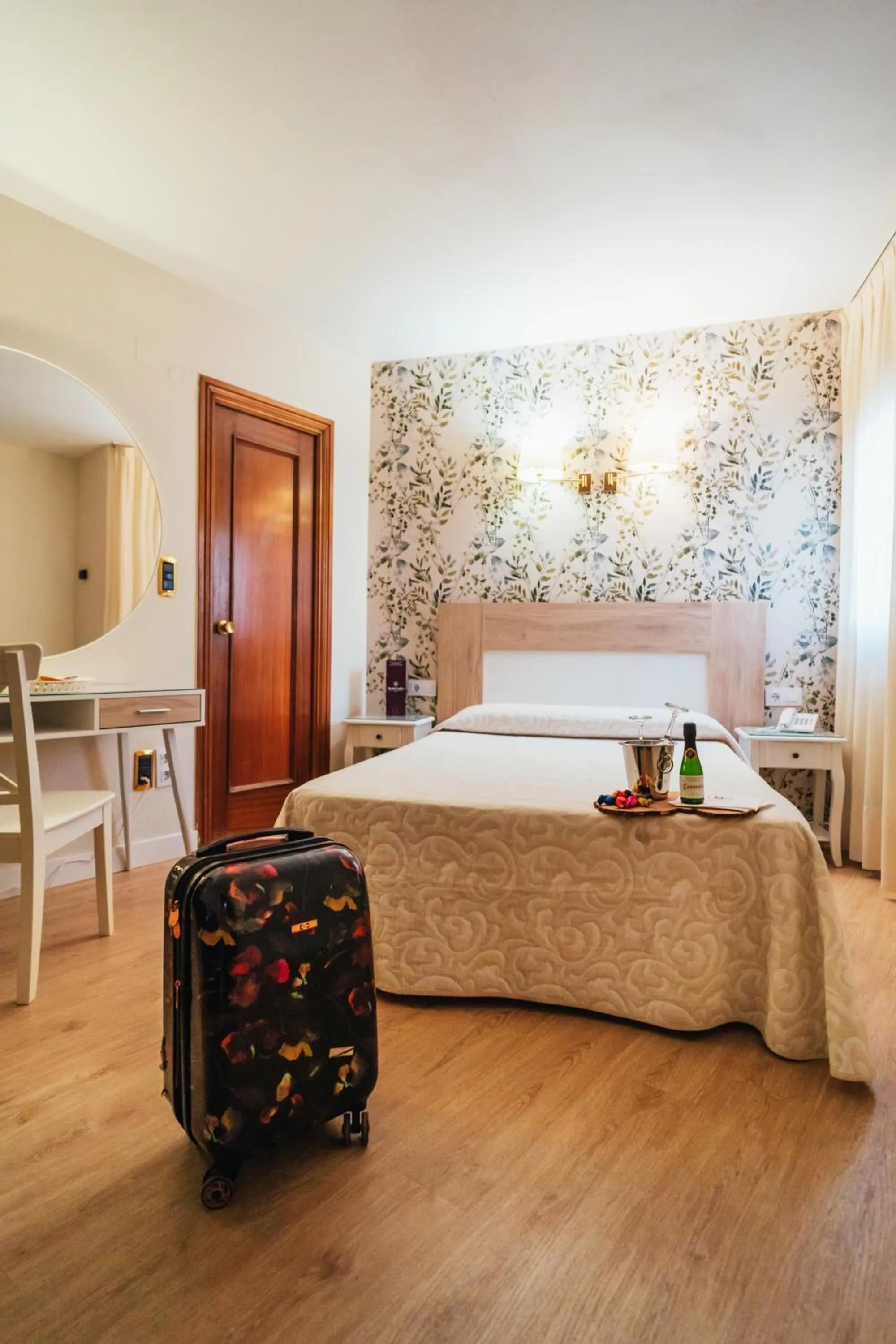 Bedroom, Bed in Hostal Cortés