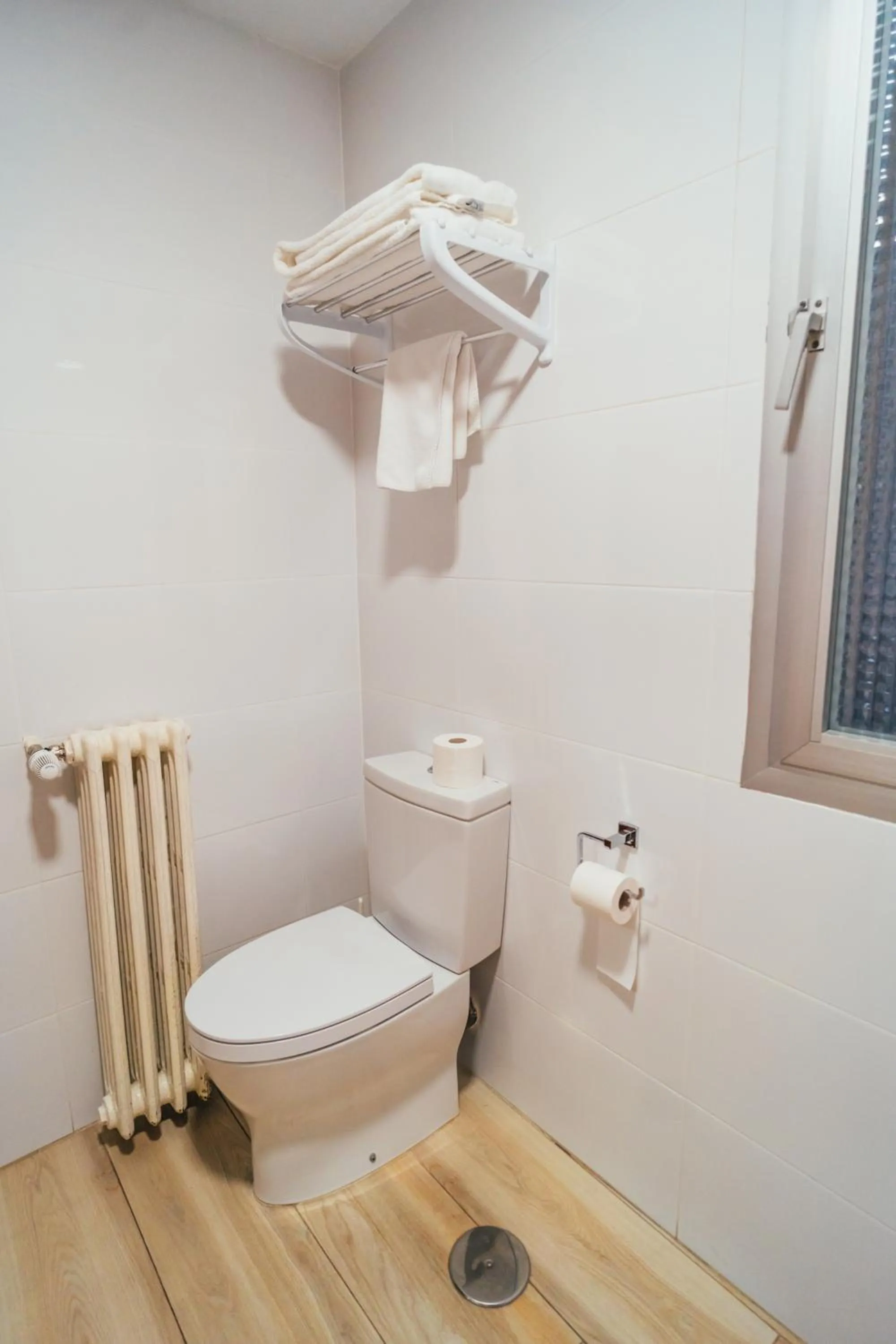 Bathroom in Hostal Cortés