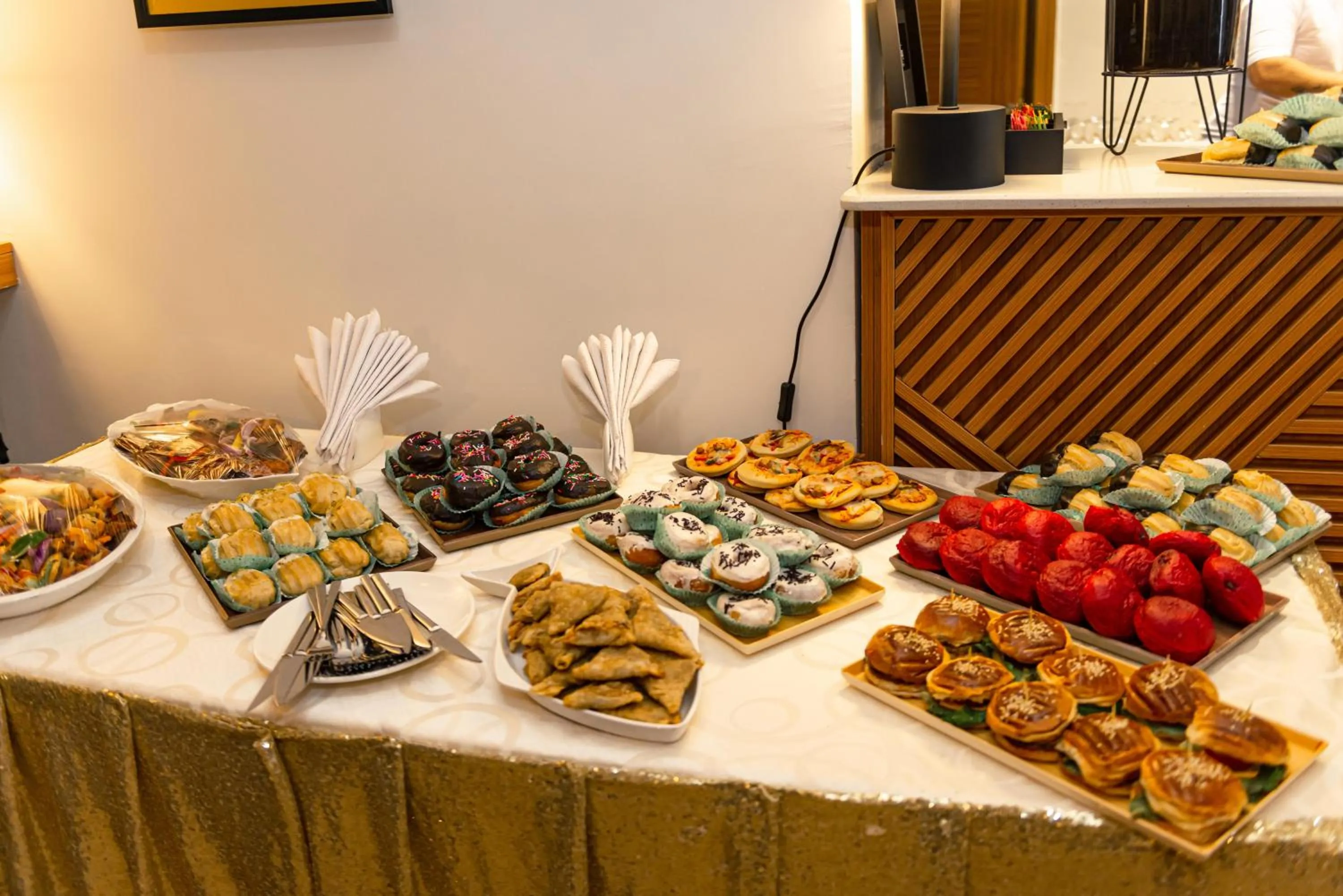 Food and drinks in Wali's Suites