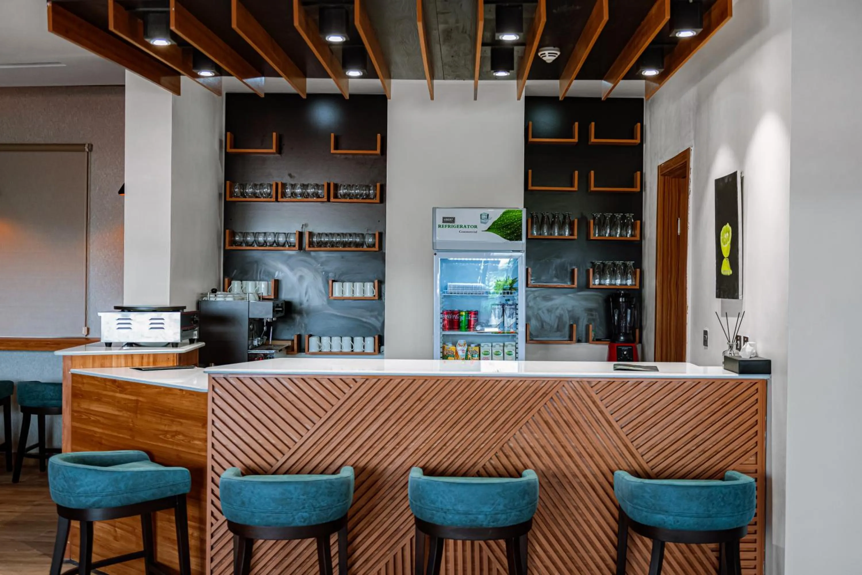 Coffee/tea facilities in Wali's Suites