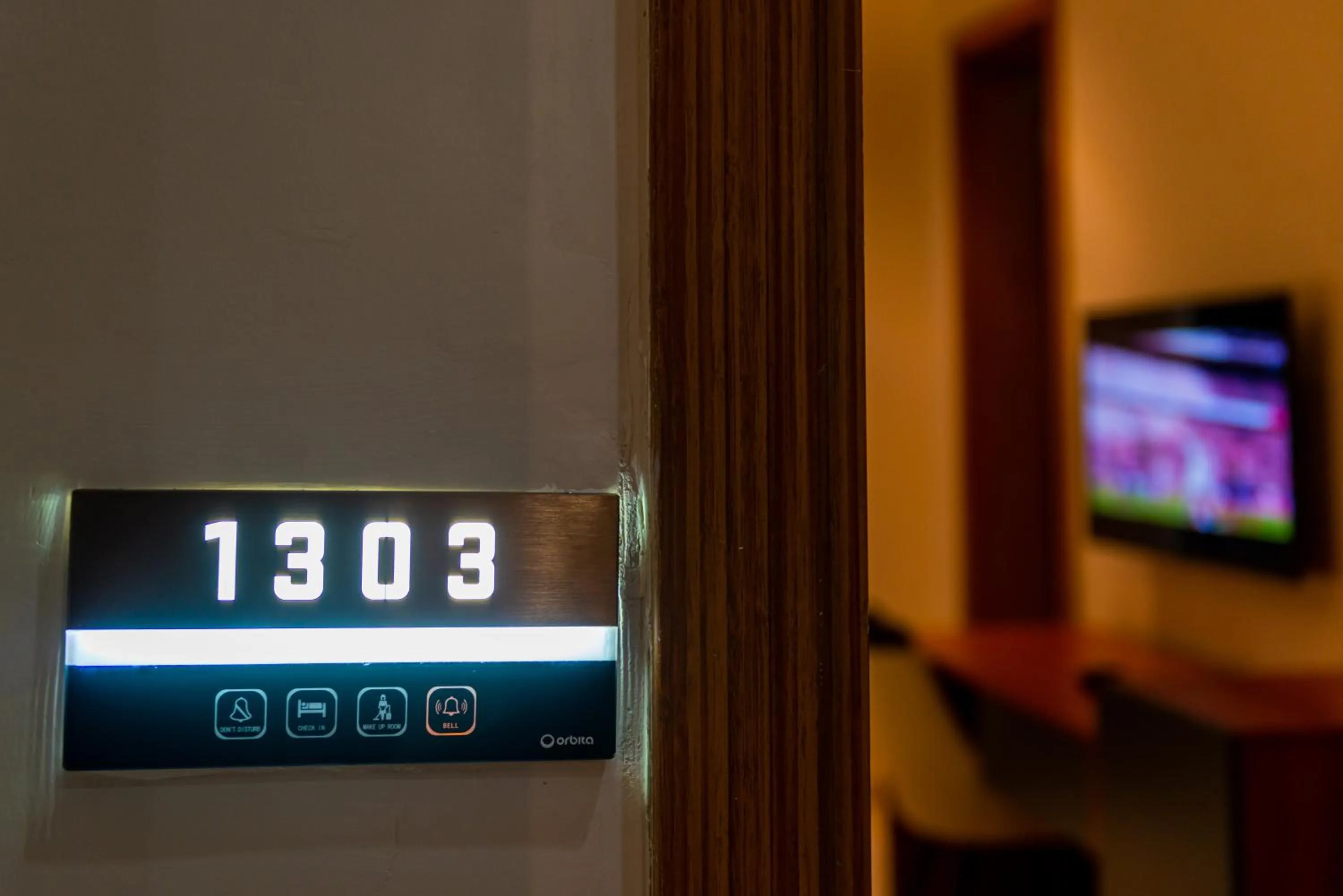 Evening entertainment in Wali's Suites