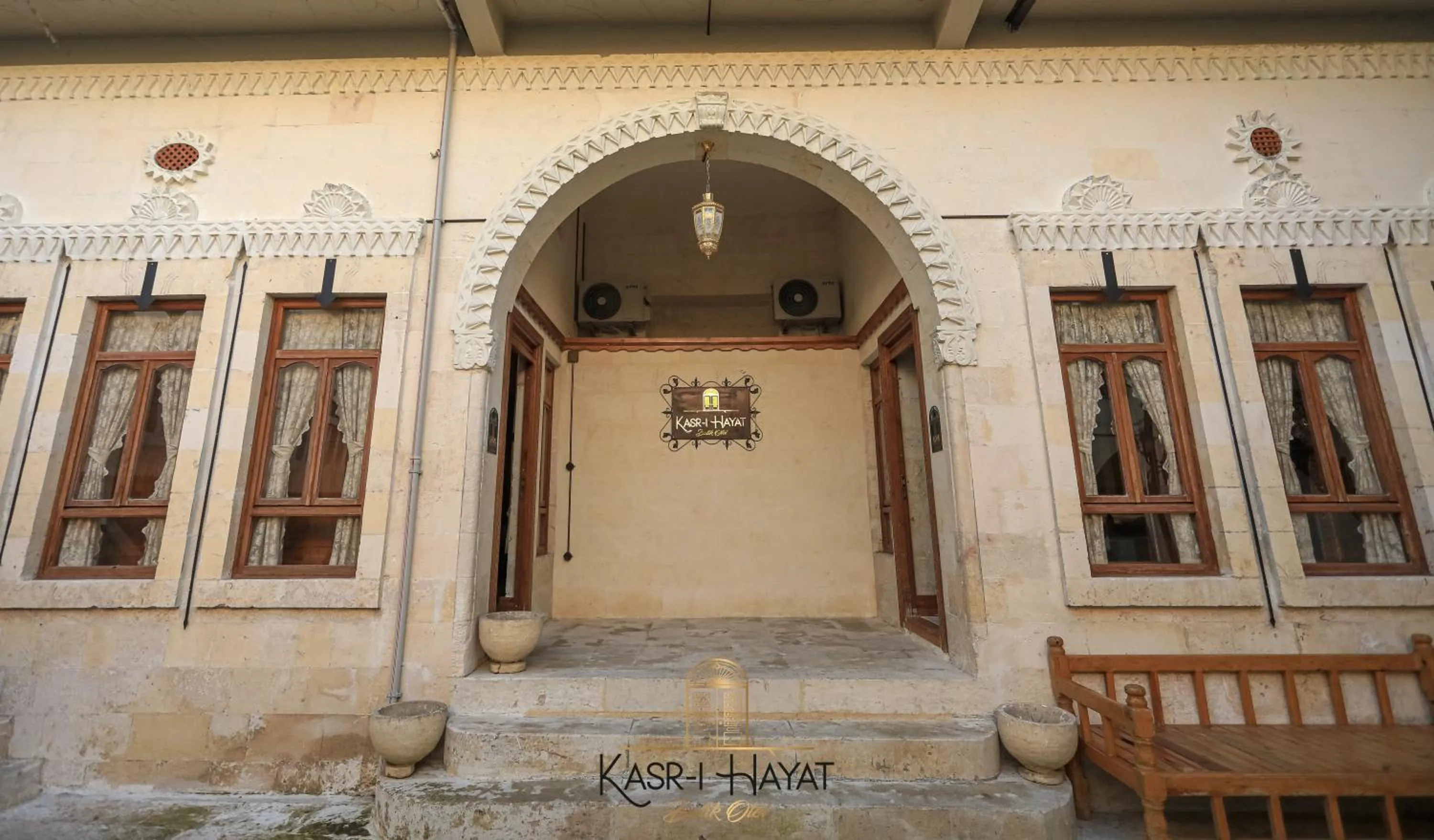 Property building in Kasr-ı Hayat