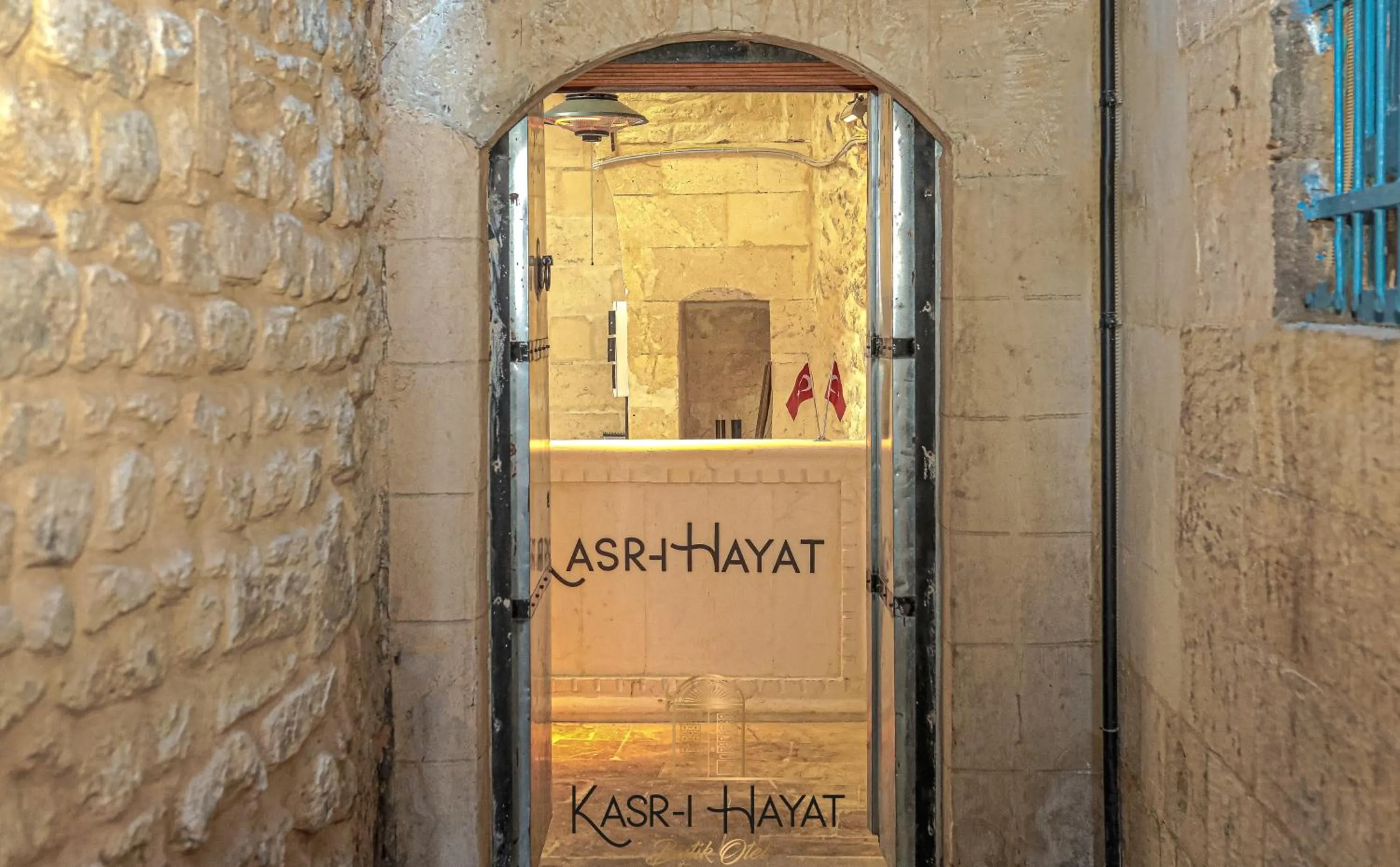 Property building in Kasr-ı Hayat