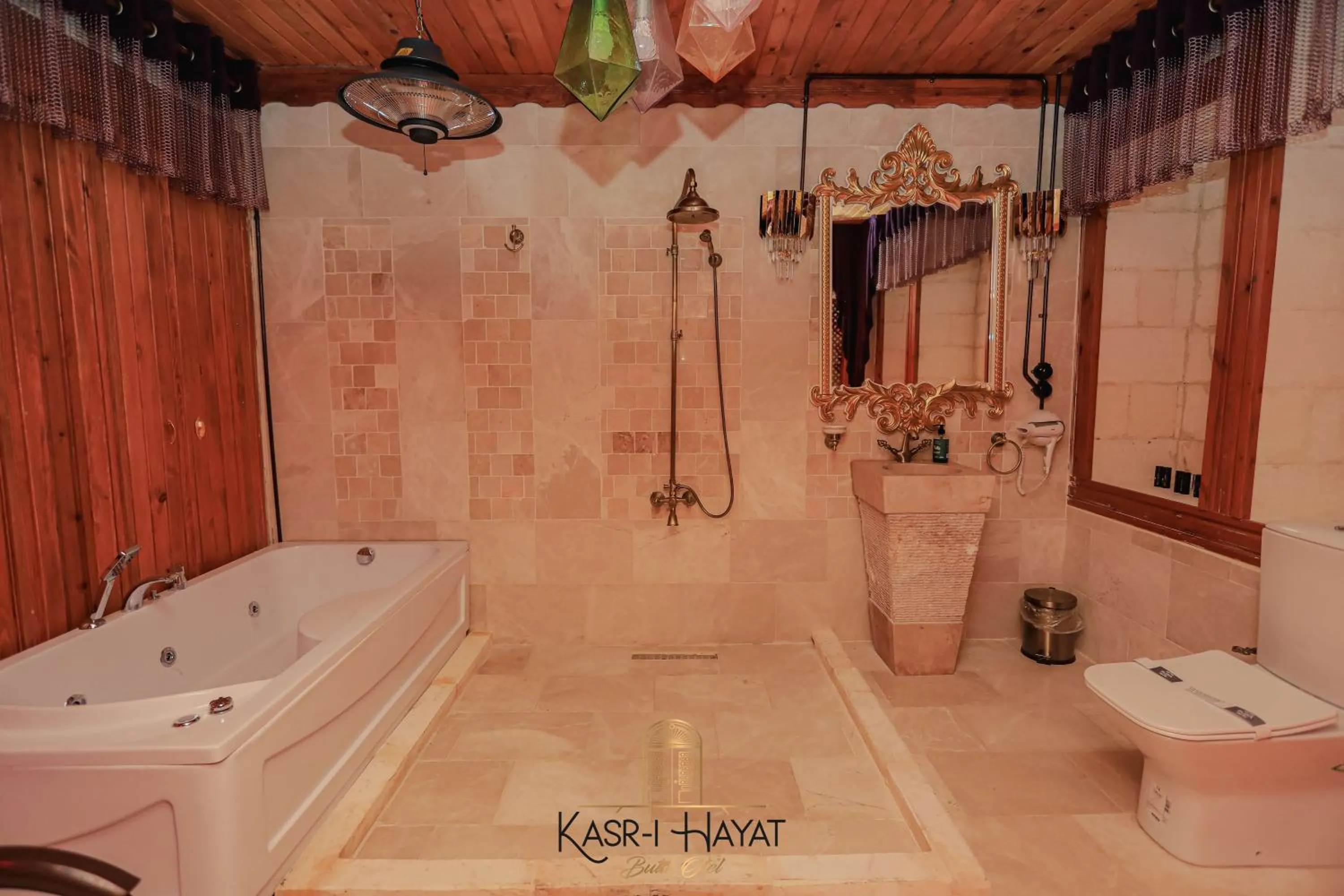 Bedroom in Kasr-ı Hayat