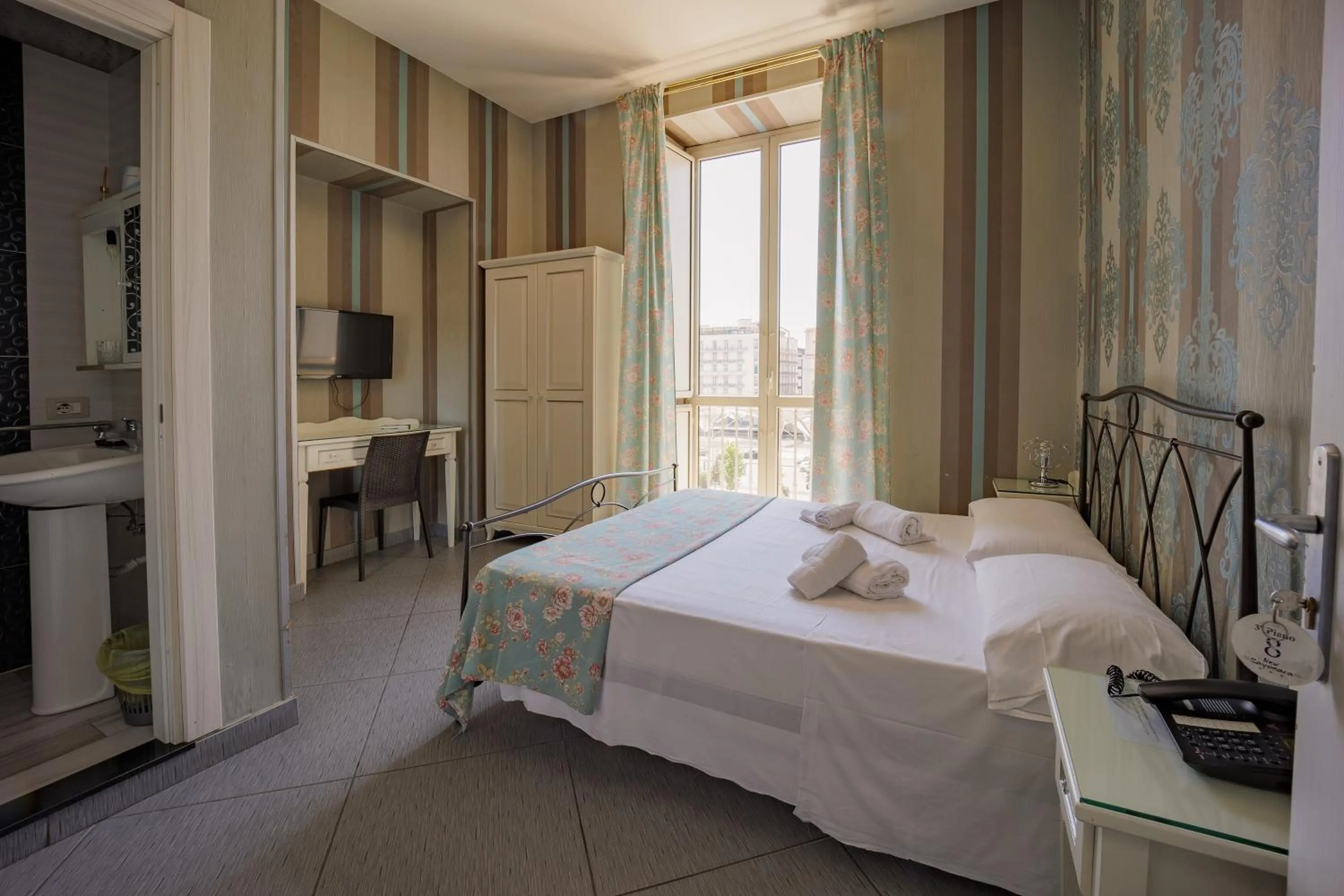 Bedroom in New Sayonara