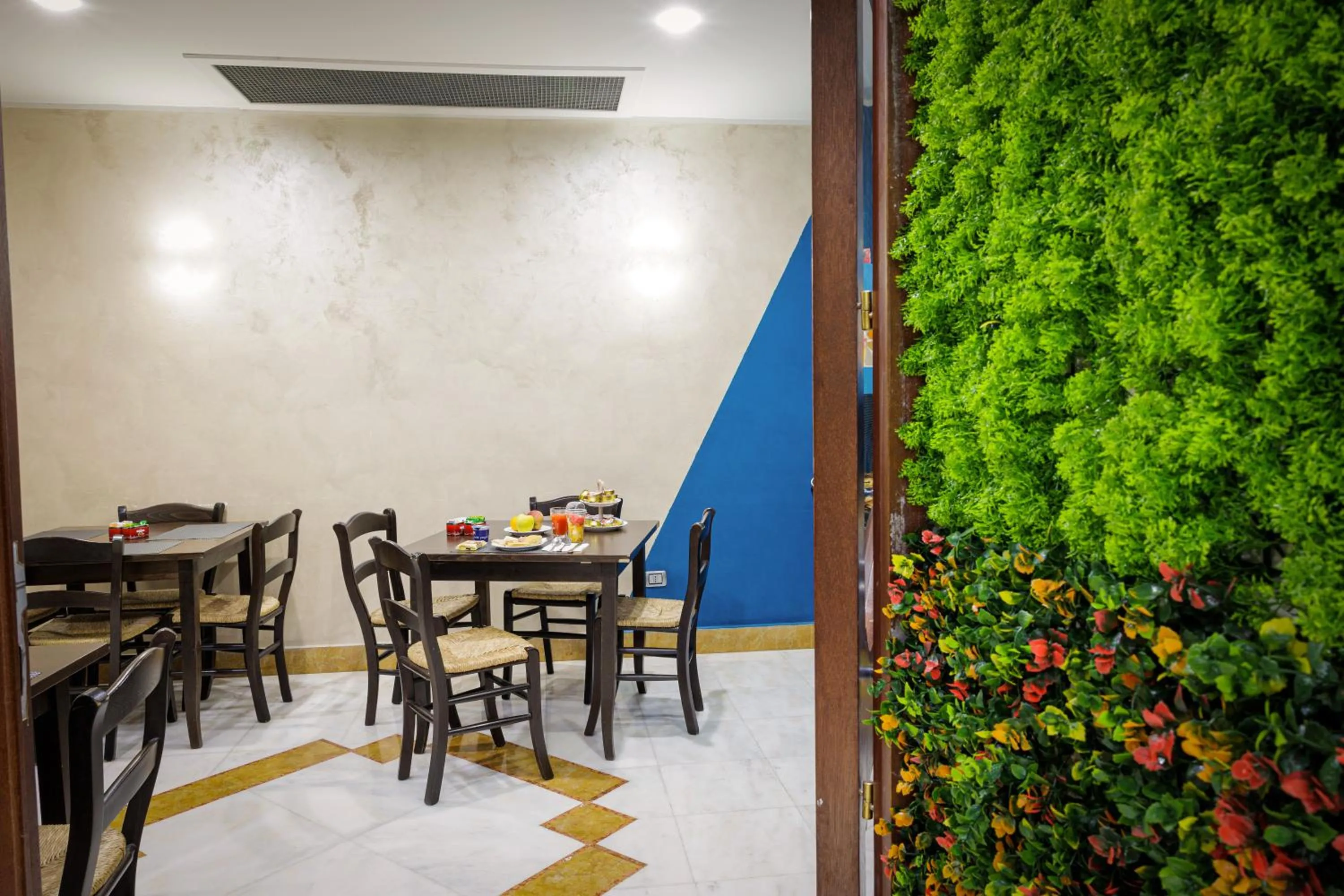 Restaurant/places to eat in New Sayonara