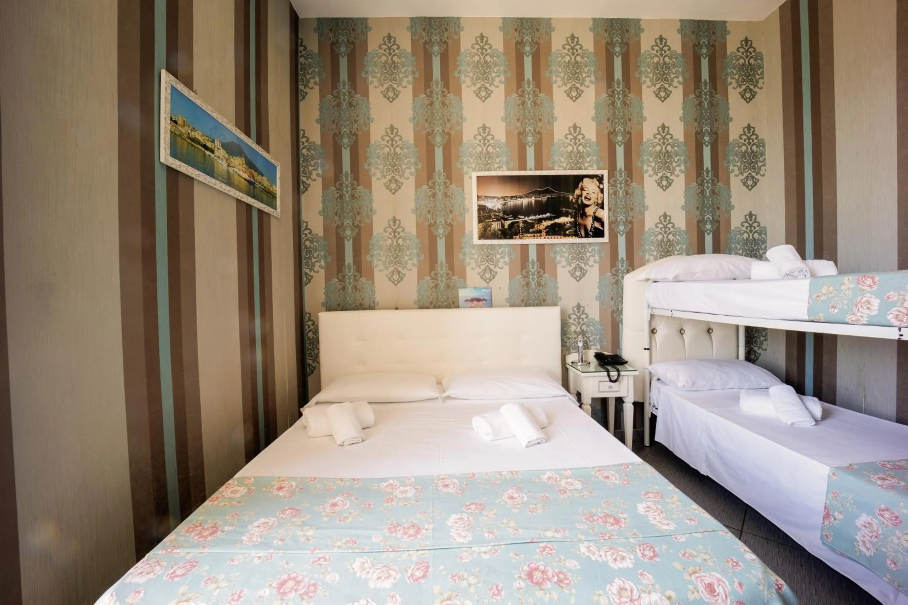 bunk bed in New Sayonara