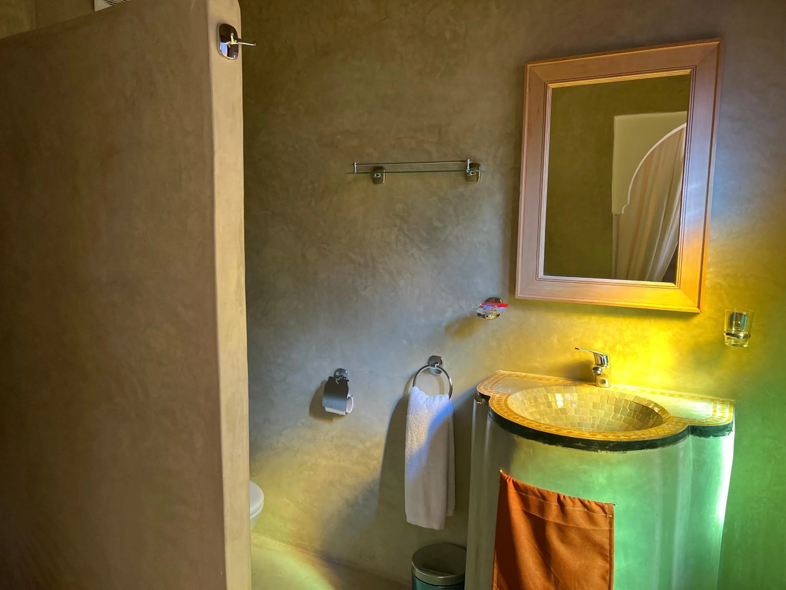 Bathroom in Riad Dar Les Freres