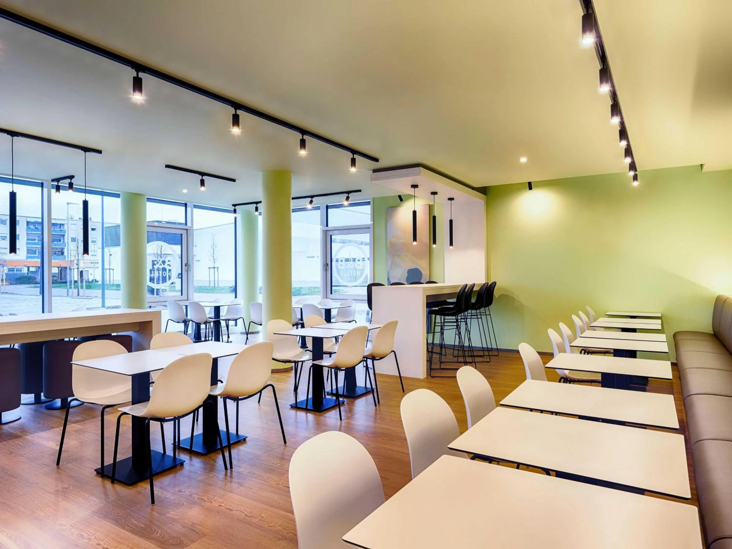 Restaurant/places to eat in B&B Hotel Kehl