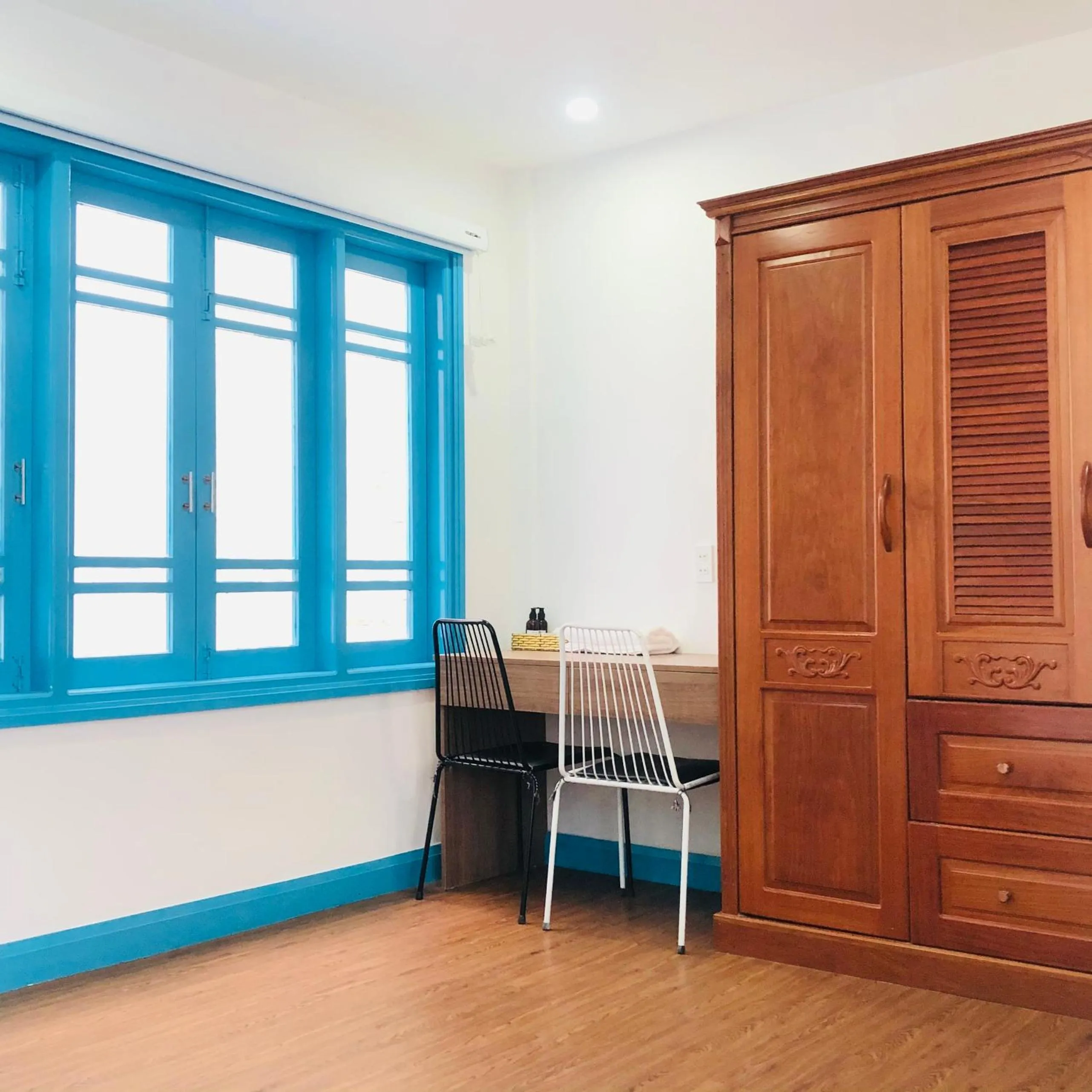 wardrobe in An's Family Homestay Hoi An - 5mins walk to Hoi An Ancient Town