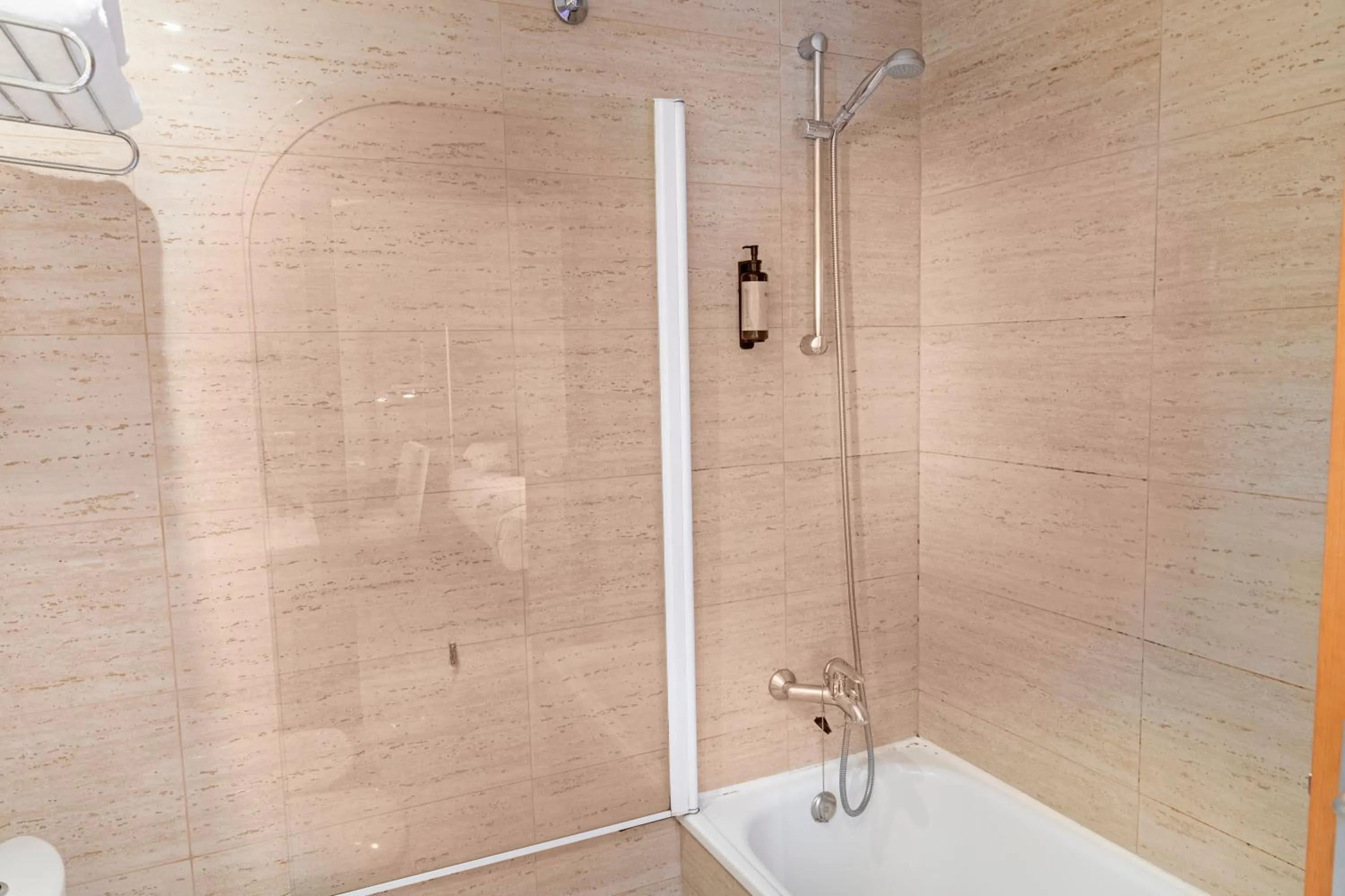 Bathroom in Hotel Faranda Marsol Candas, Ascend Hotel Collection