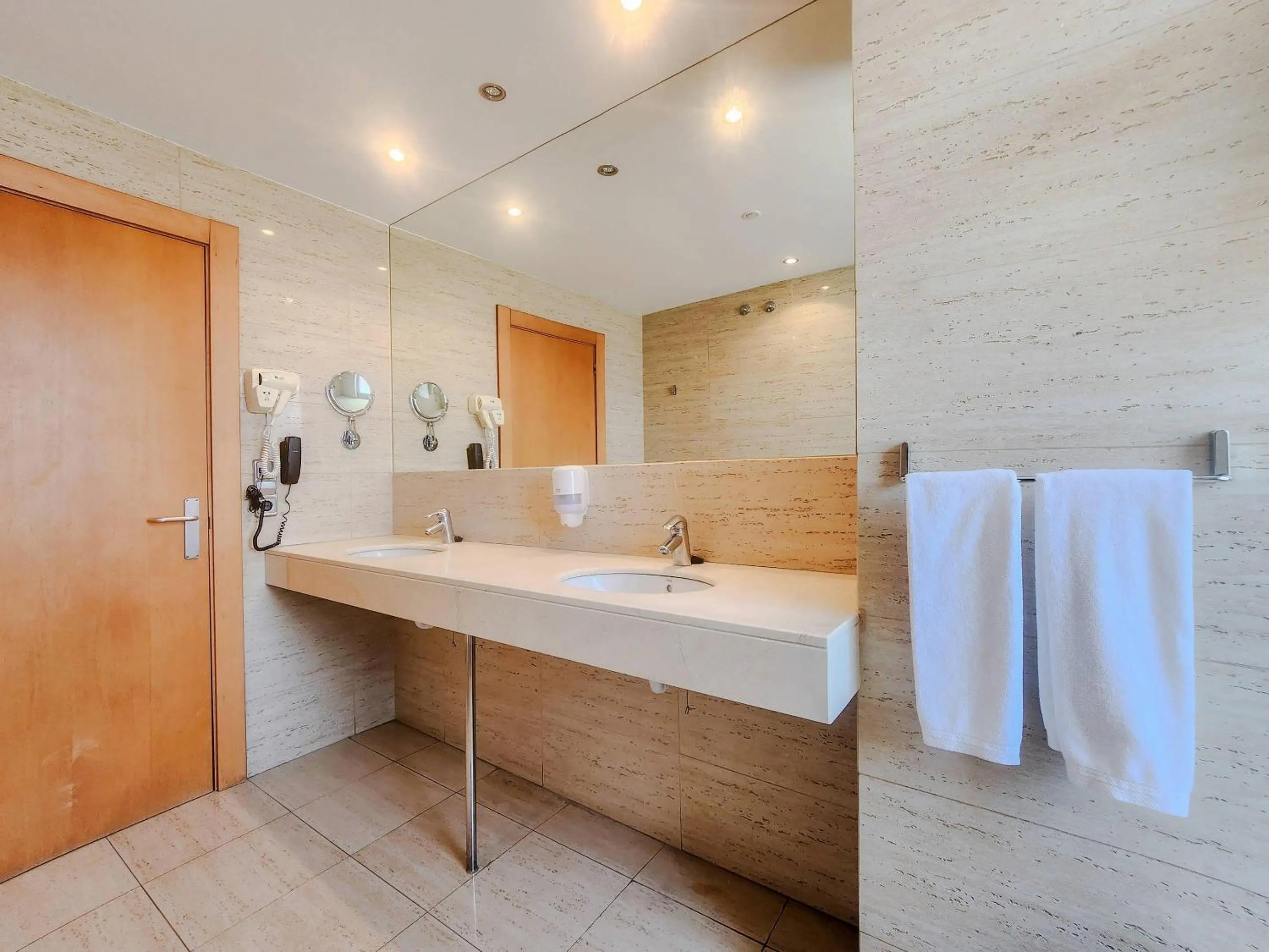 Bedroom in Hotel Faranda Marsol Candas, Ascend Hotel Collection