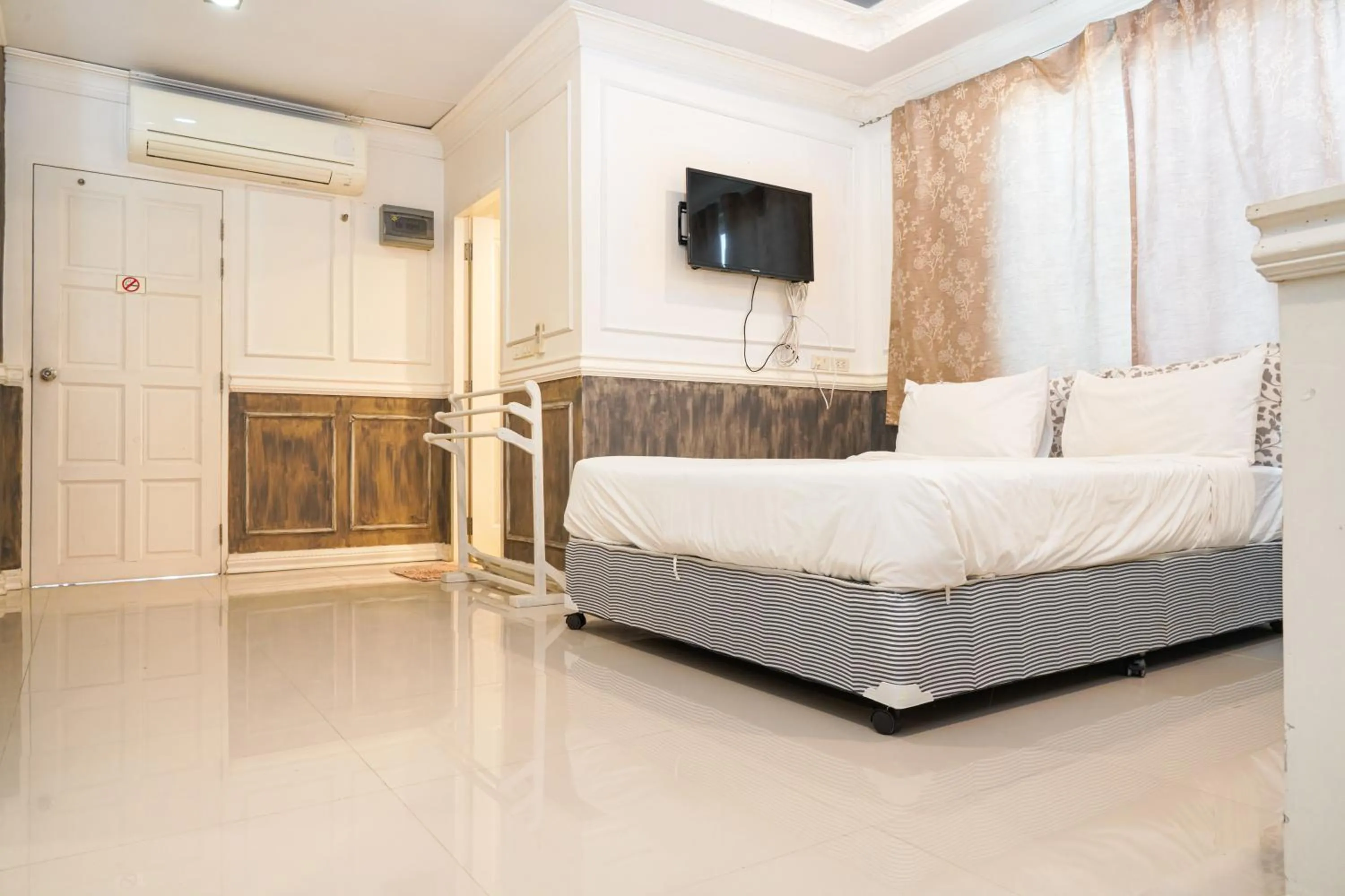 Bed in Guesthouse Phuket Airport