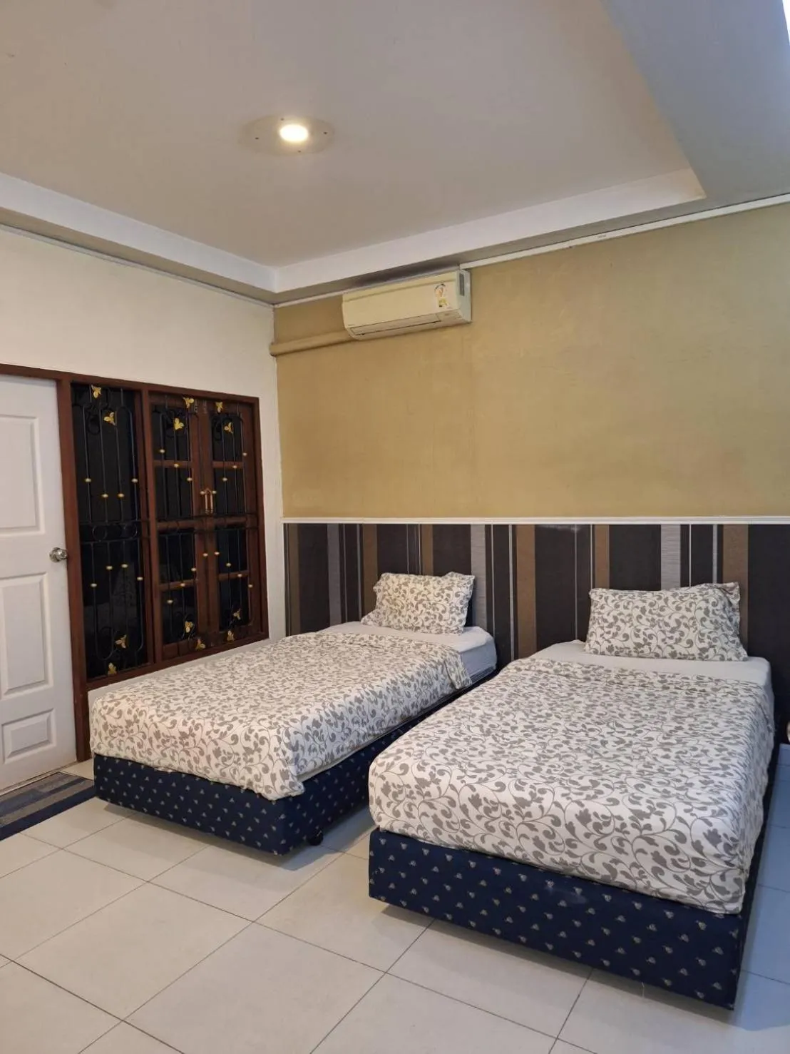 Bed in Guesthouse Phuket Airport