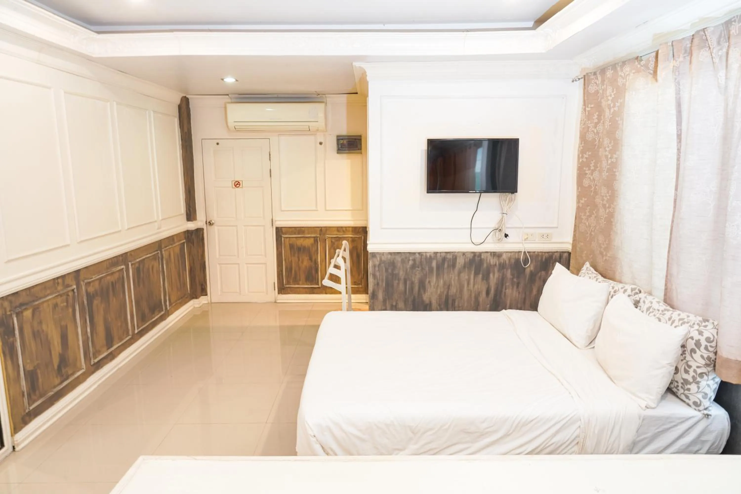 Bed in Guesthouse Phuket Airport