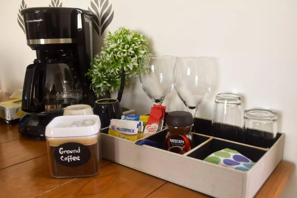 Coffee/tea facilities in Estudio 4 sobre playa, alberca, gimnasio, jacuzzi