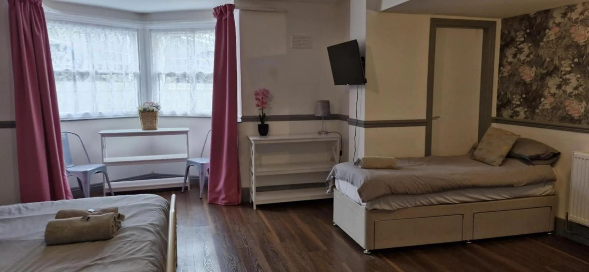 Bedroom, Bed in LilyRose Hotel