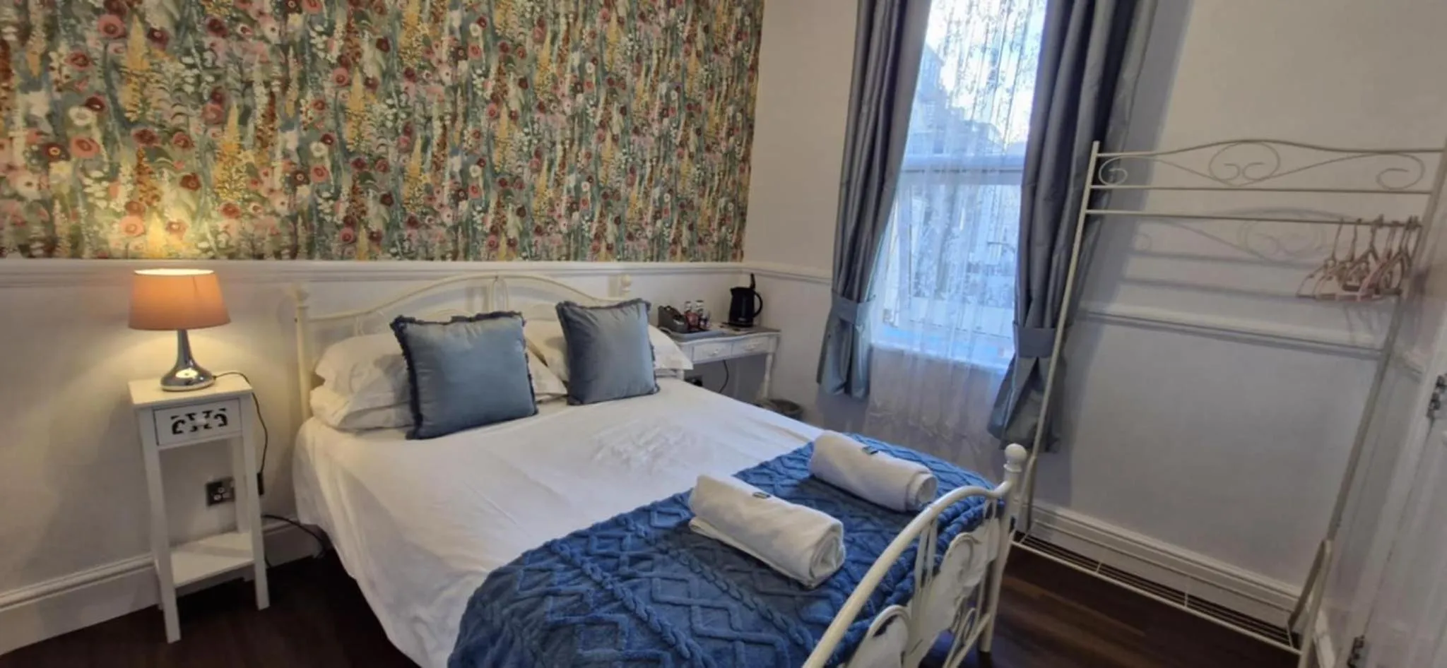 Bedroom, Bed in LilyRose Hotel