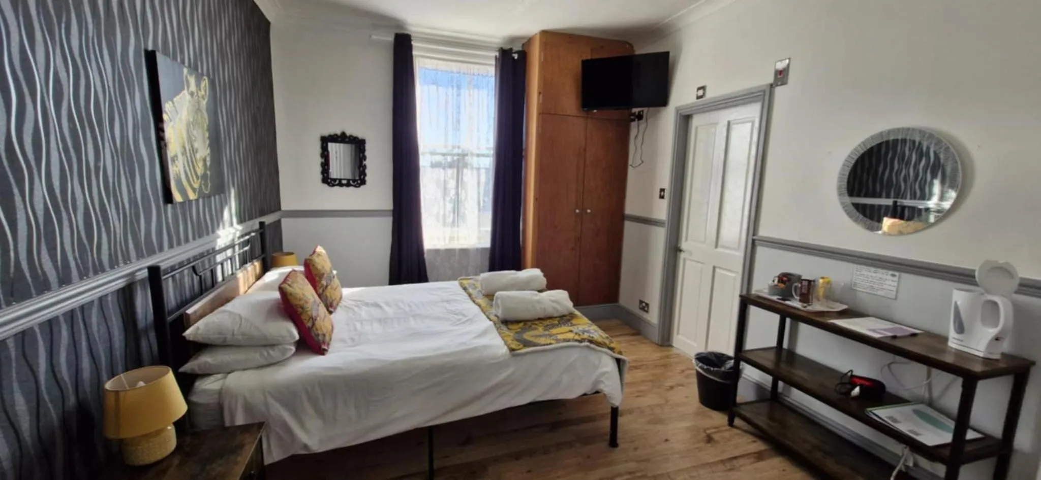 Bedroom, Bed in LilyRose Hotel