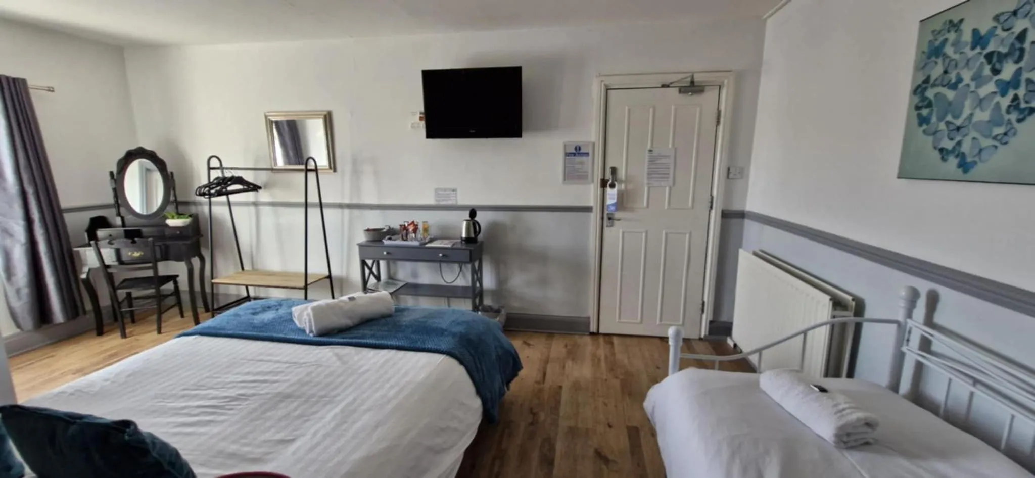 Bedroom, Bed in LilyRose Hotel