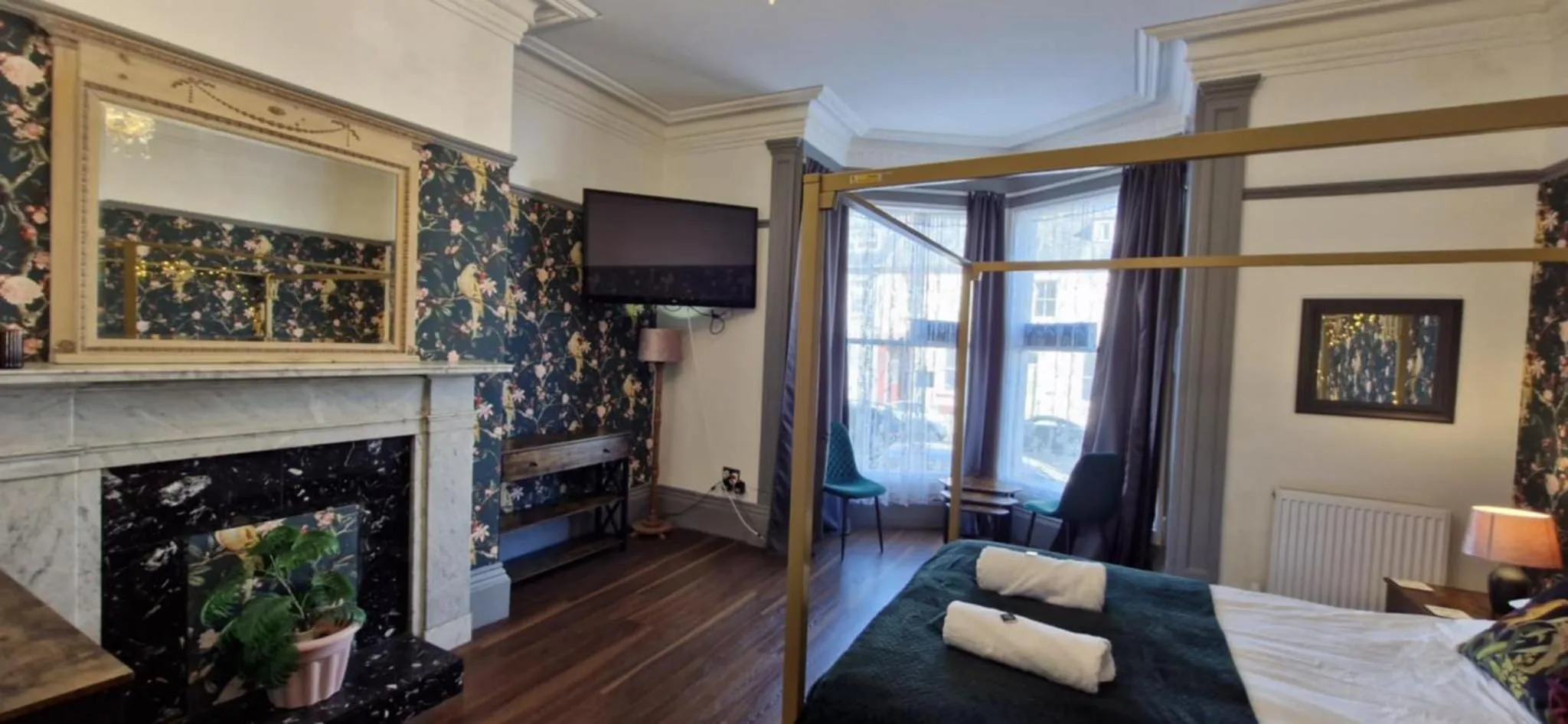 Bedroom, Bed in LilyRose Hotel