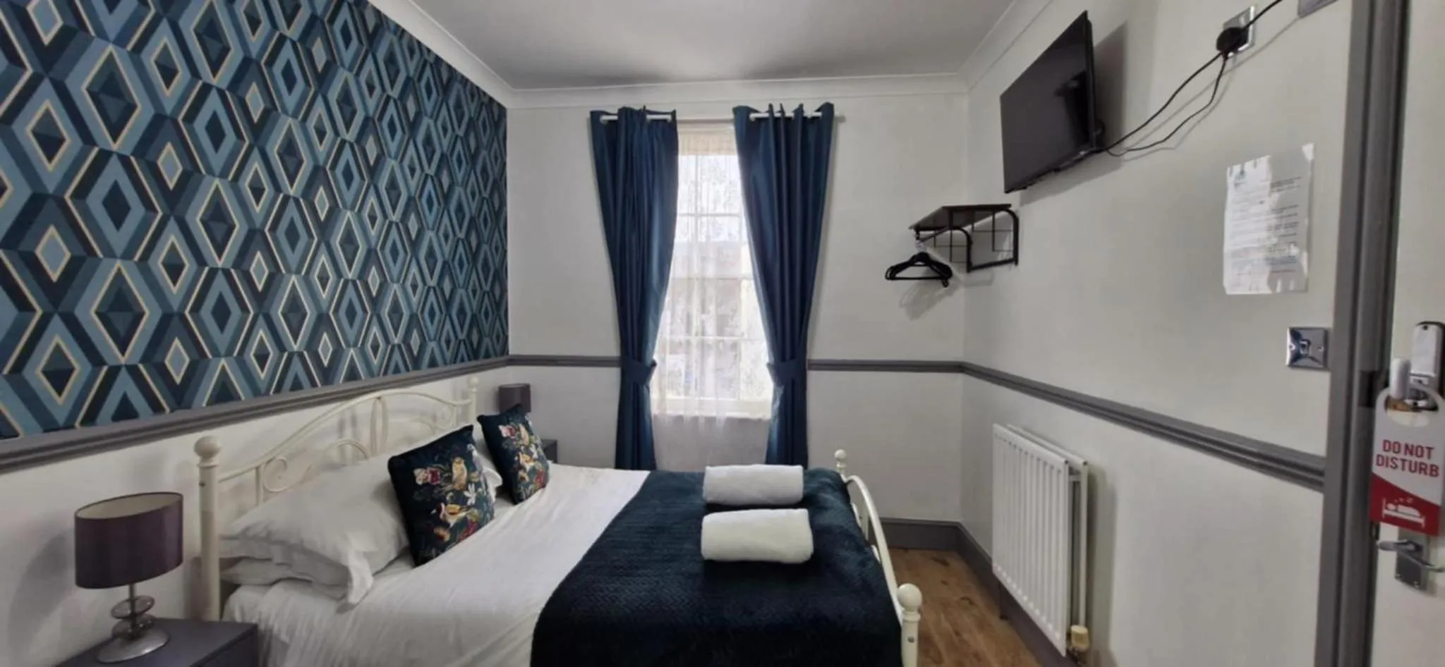 Photo of the whole room, Bed in LilyRose Hotel