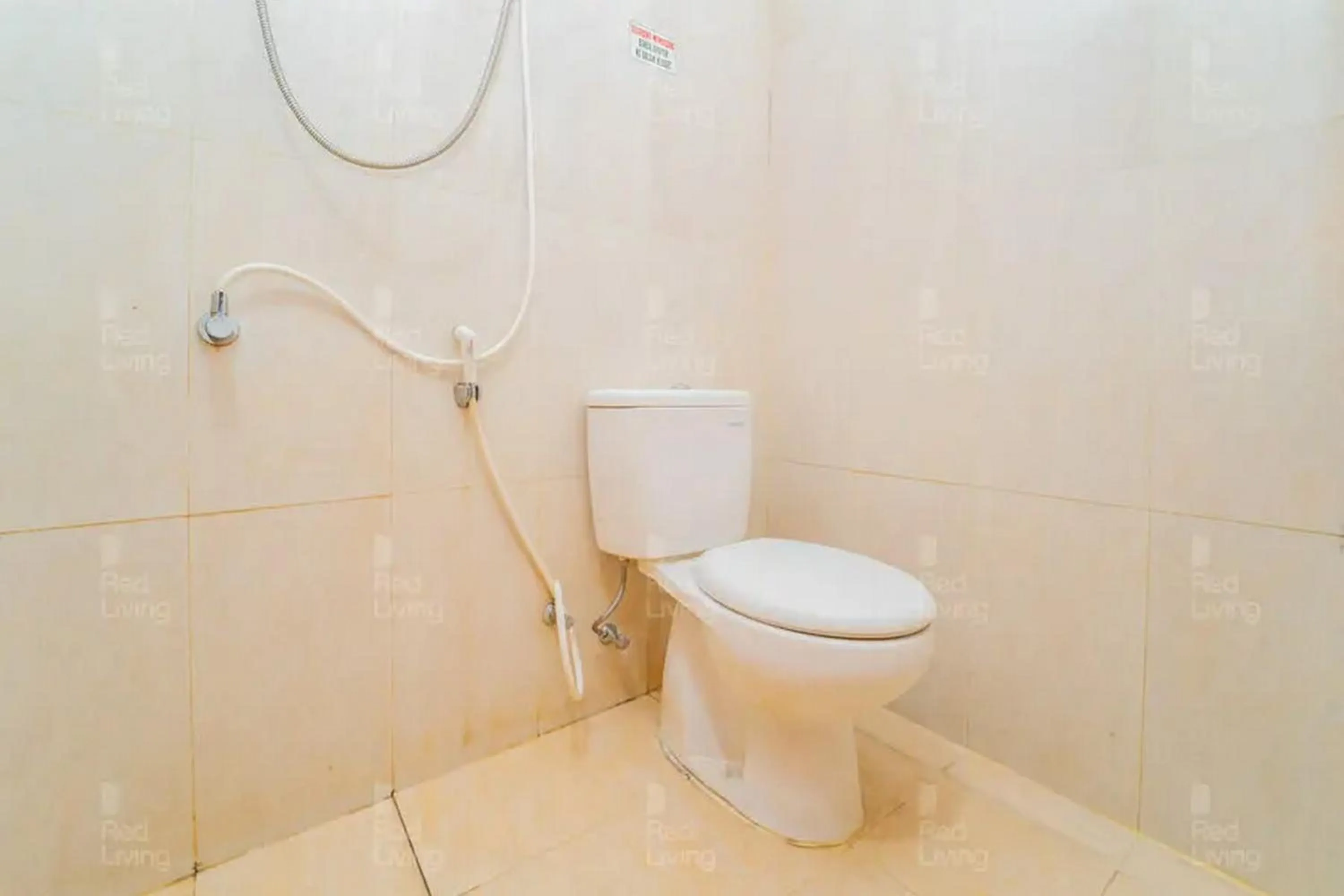 Bathroom in RedLiving Apartemen Green Lake View Cimanggis - WIN Property