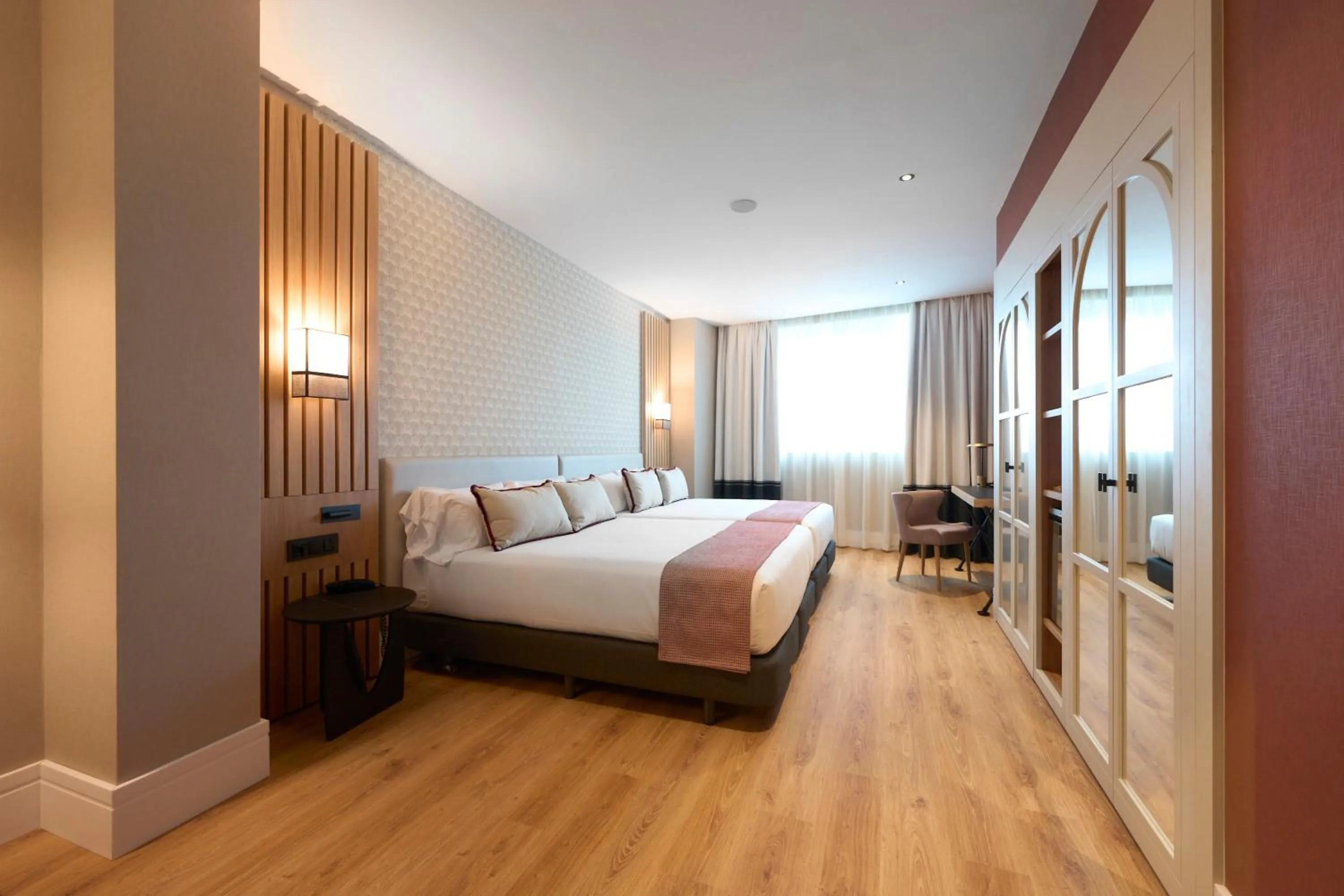 Bed in Catalonia Ramblas 4* Sup