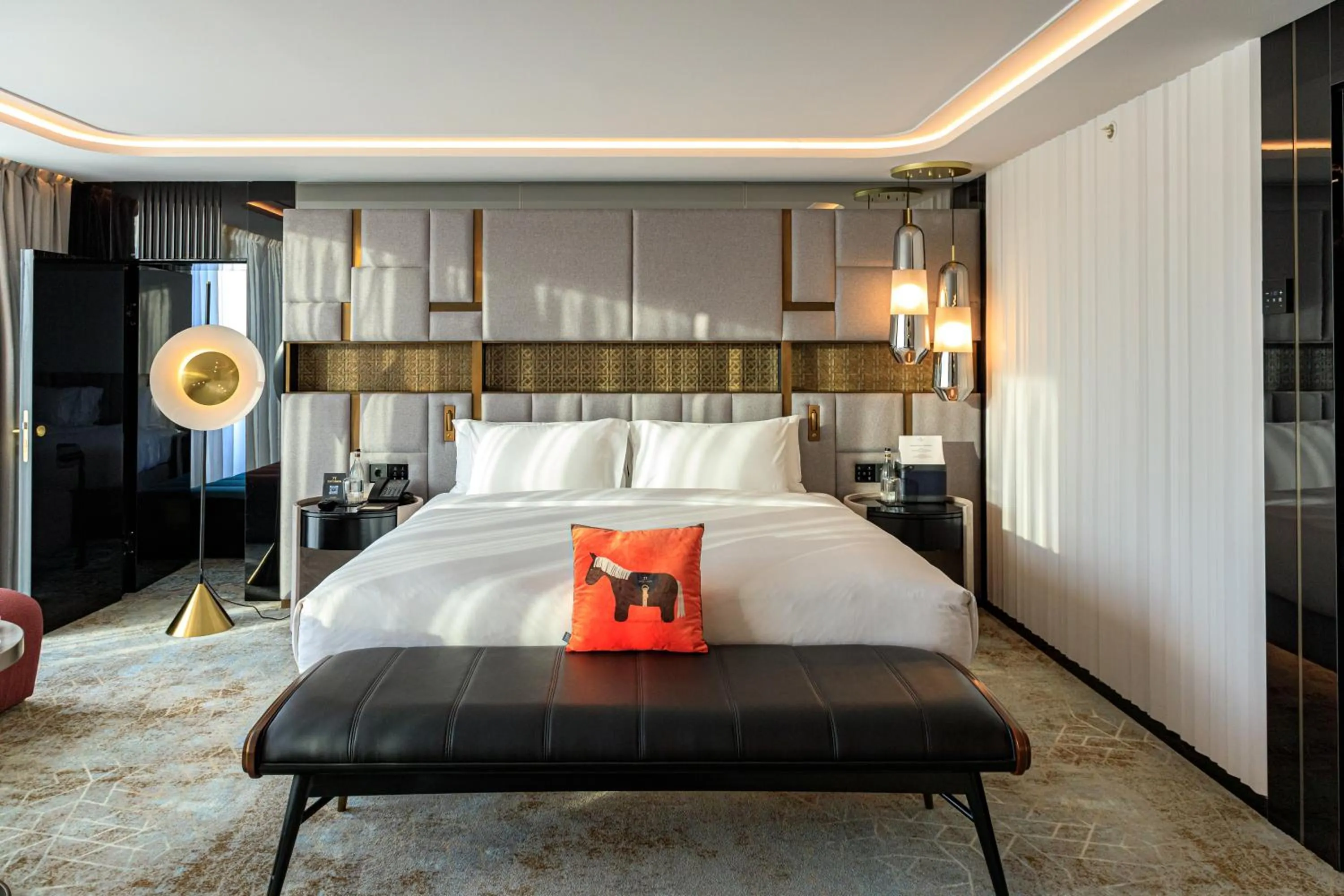 Bed in Seven Visions Resort and Places, the Dvin