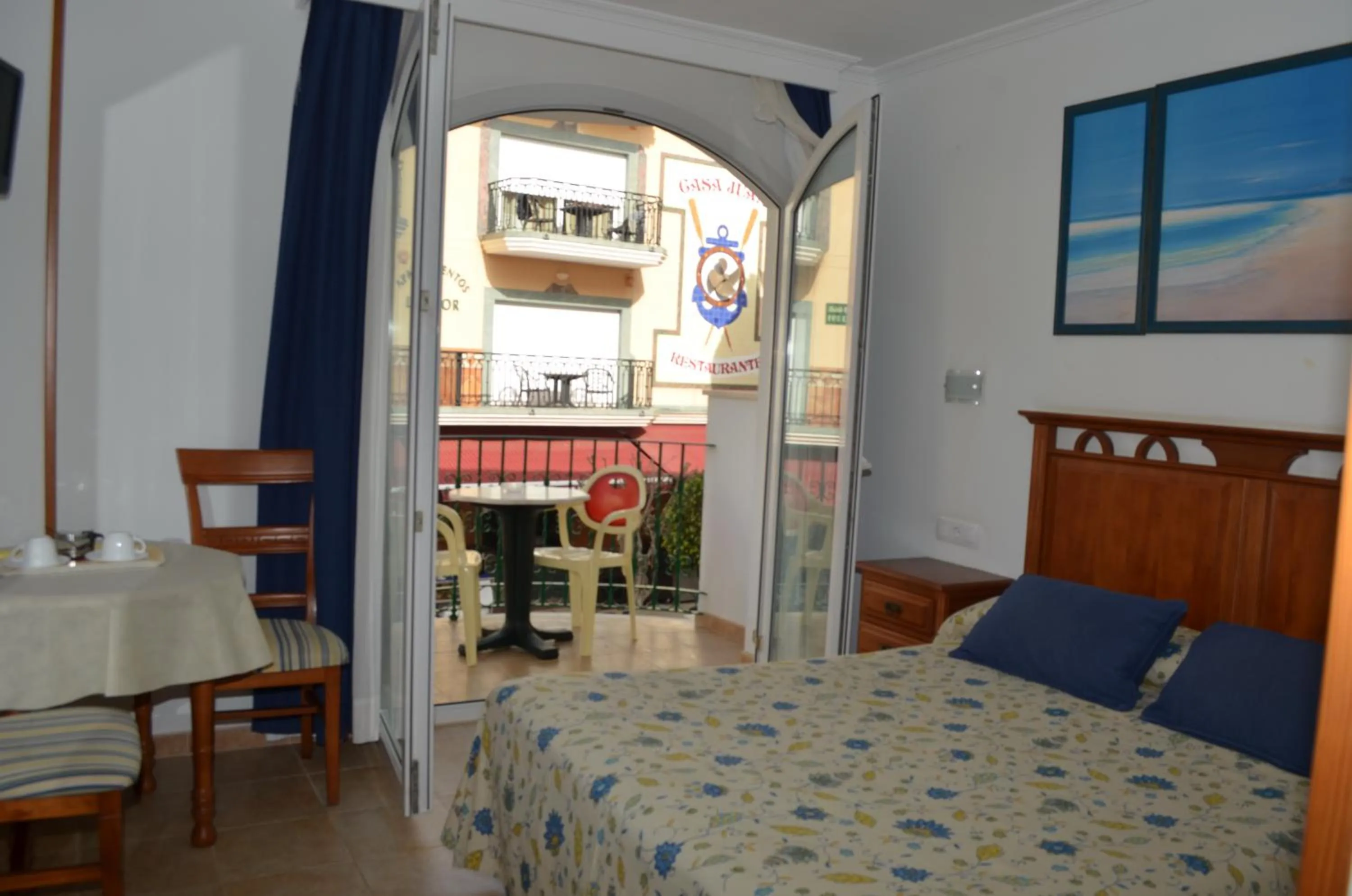 Street view, Bed in Plazamar