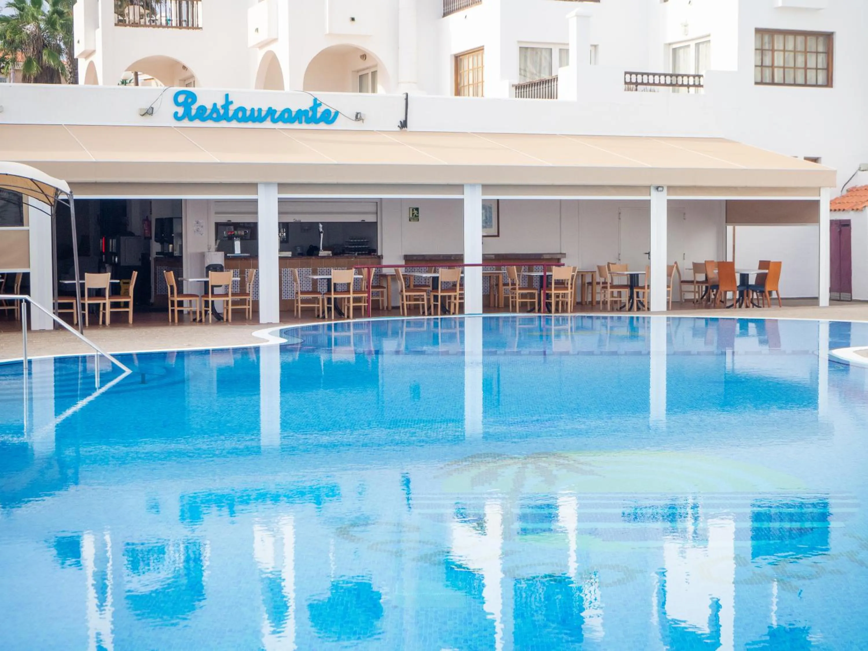 Restaurant/places to eat in BLUESEA Apartamentos Callao Garden