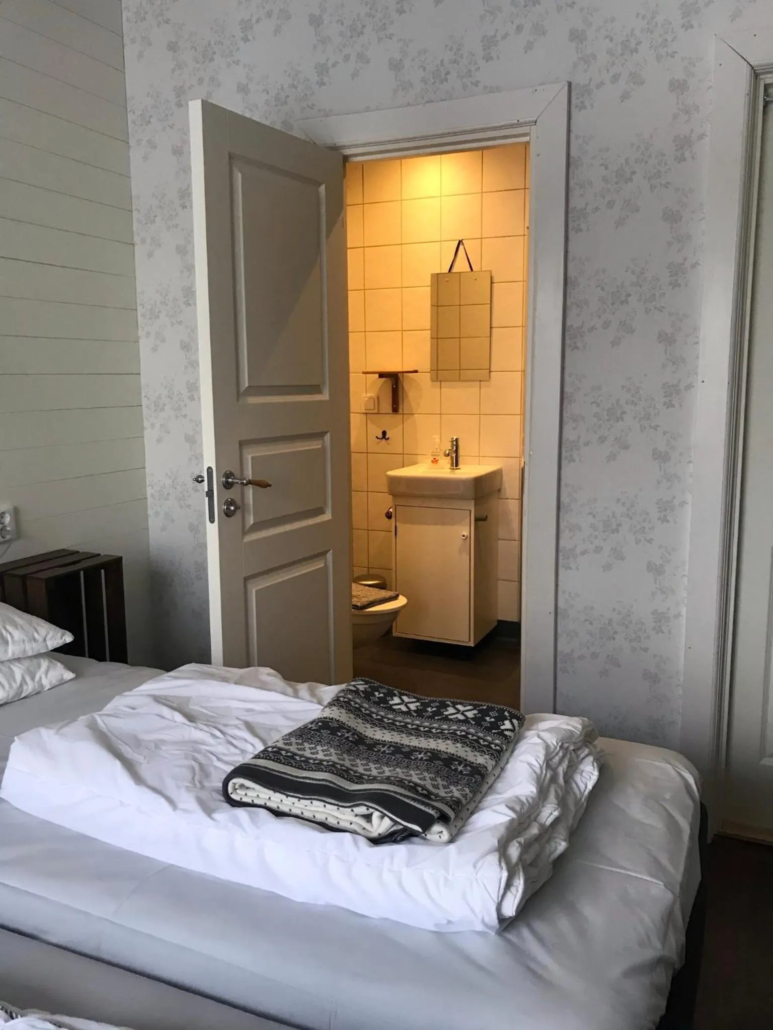 Bathroom, Bed in Karaby Gård, Country Living