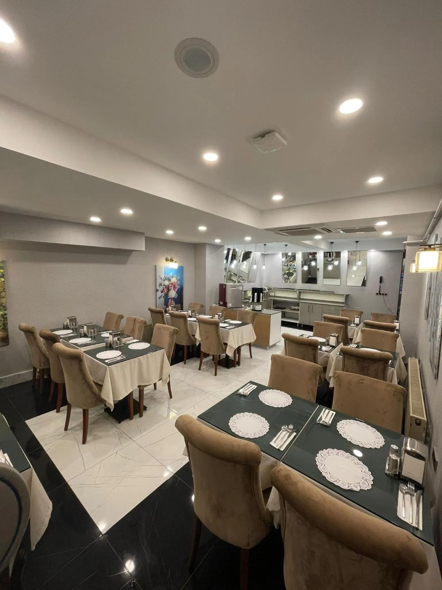 Restaurant/places to eat in GRAND HAMİT By Karadayı Airport Hotel