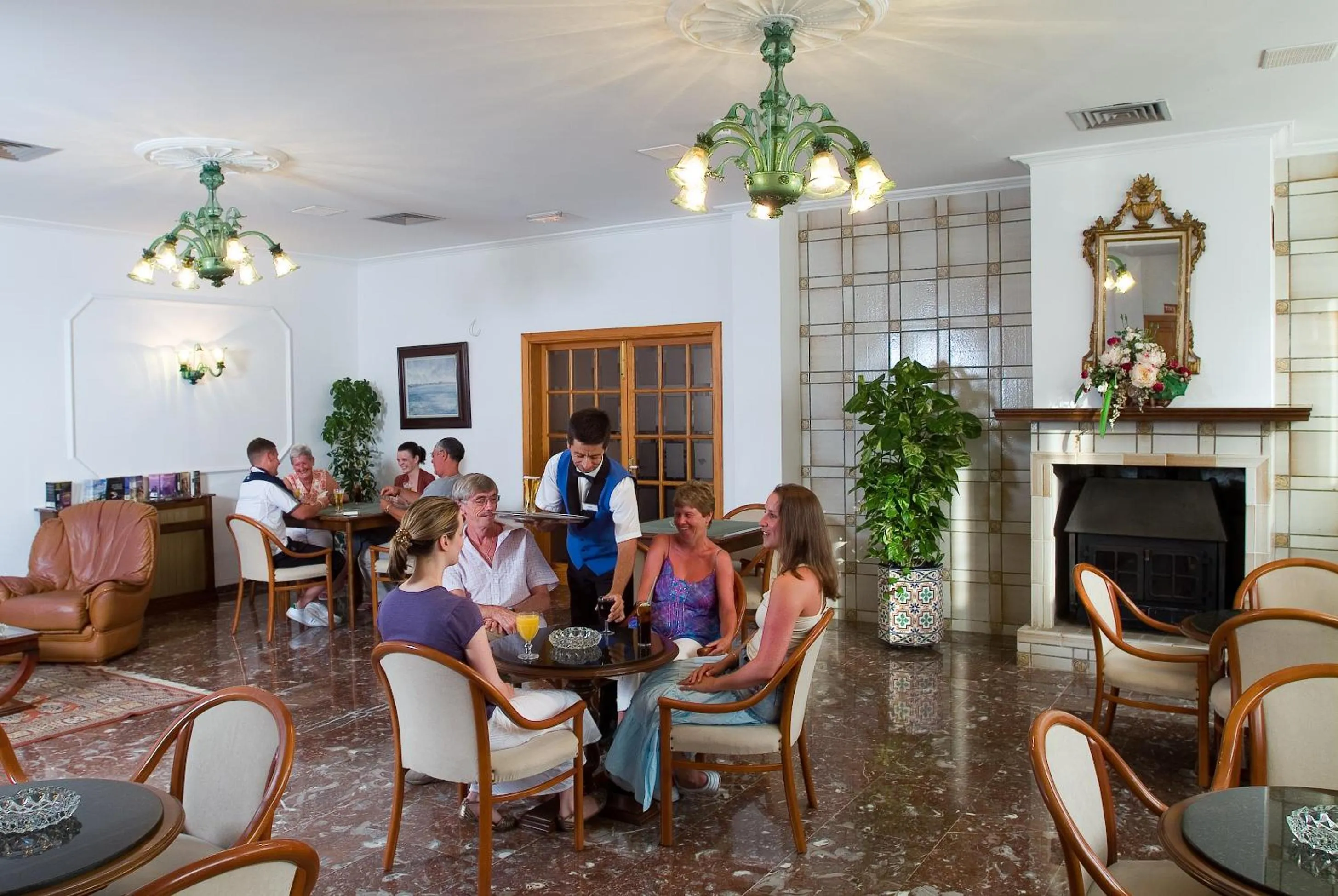 Lounge or bar in Stil Bonsai