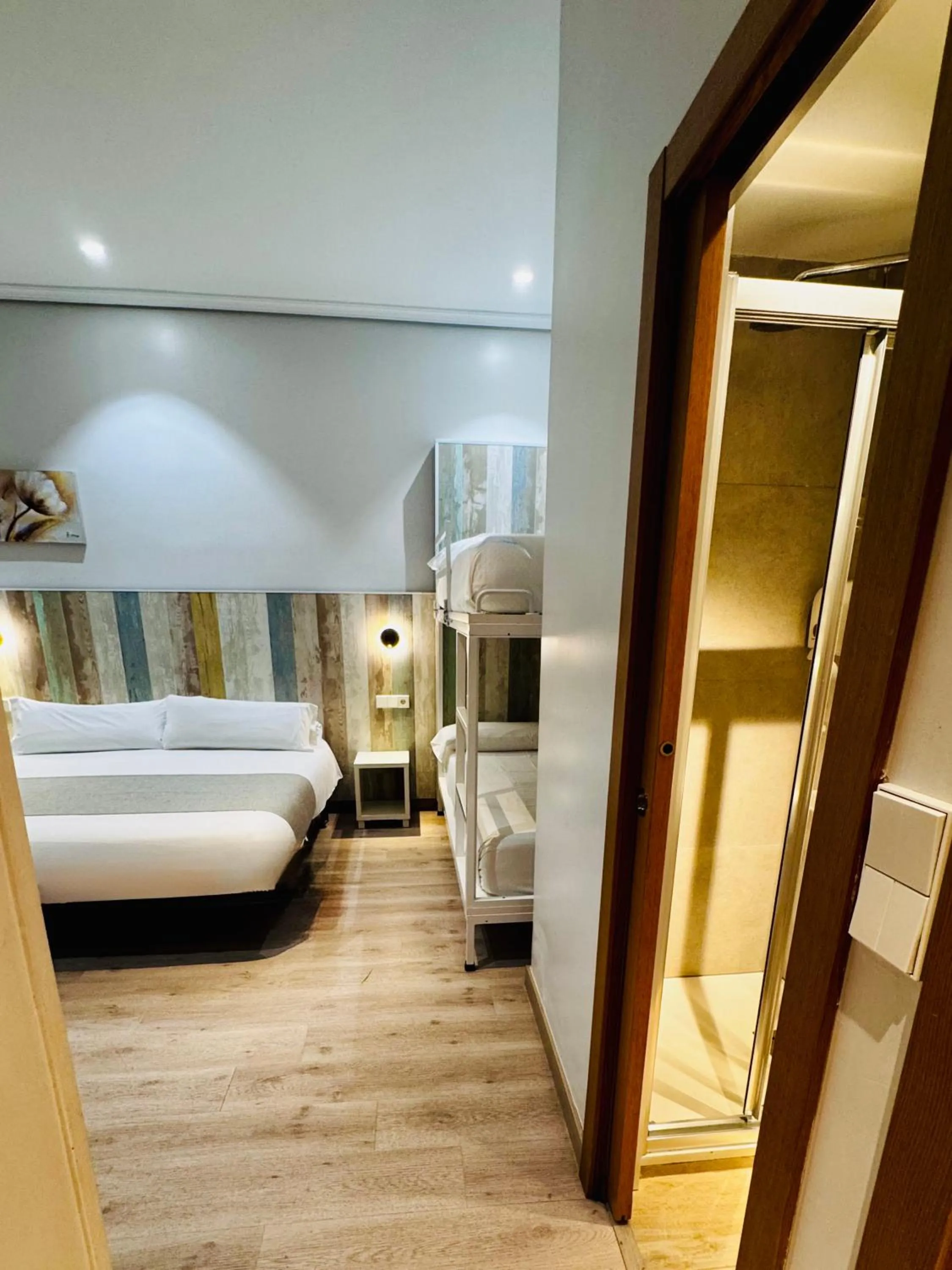 Photo of the whole room, Bed in Hostal Cervelo