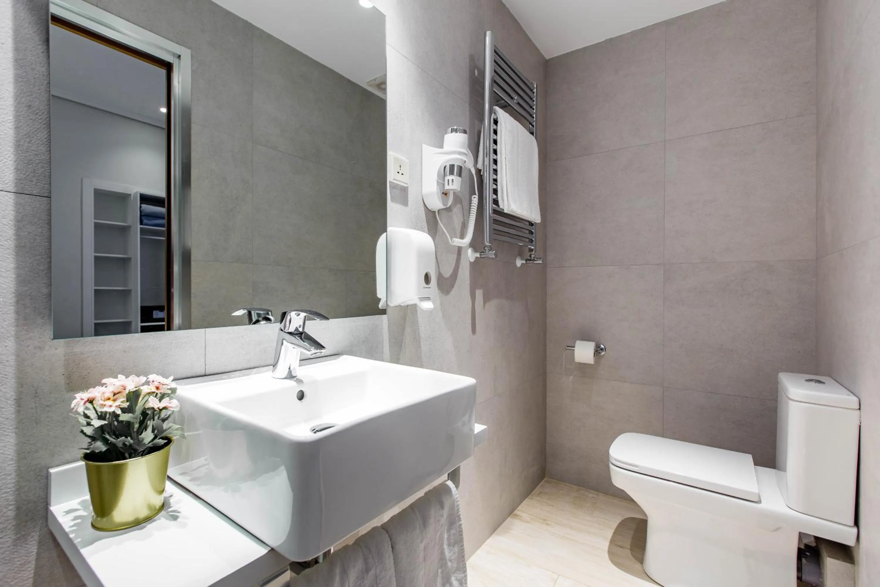 Bathroom in Hostal Cervelo