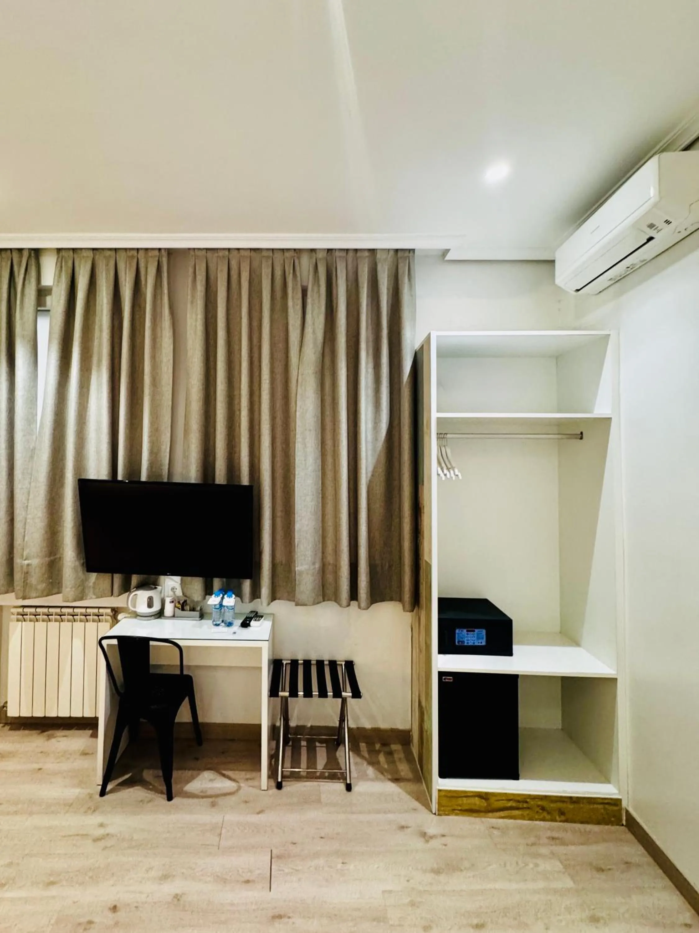 TV and multimedia in Hostal Cervelo