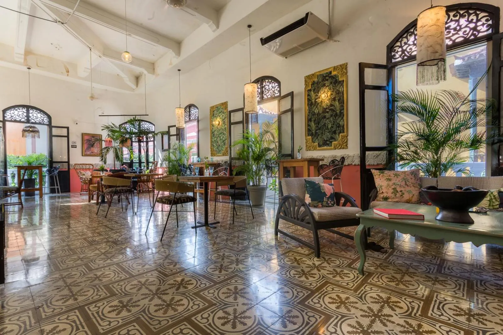 Restaurant/places to eat in Al Alma Apart-Suites