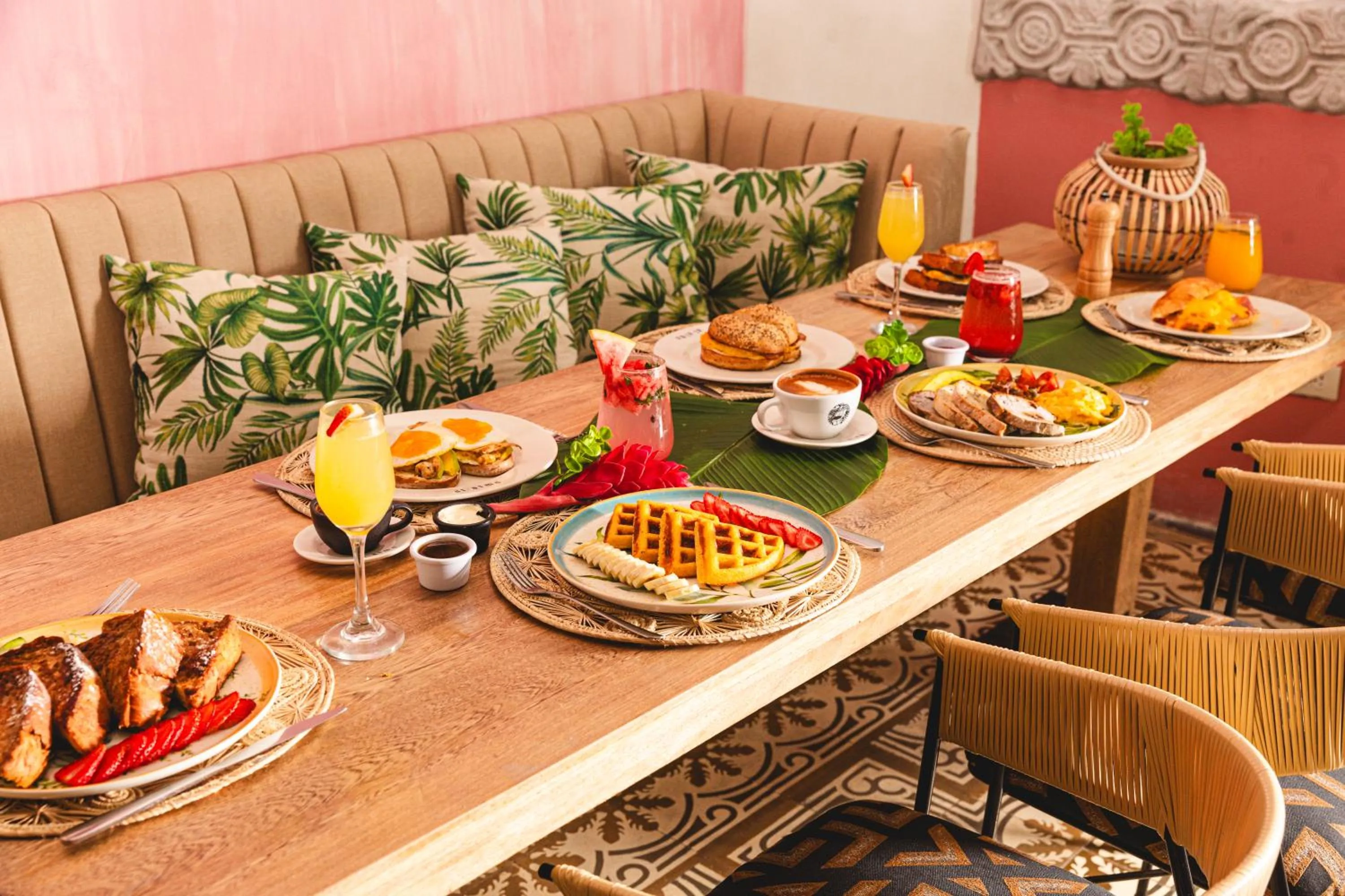 Restaurant/places to eat in Al Alma Apart-Suites