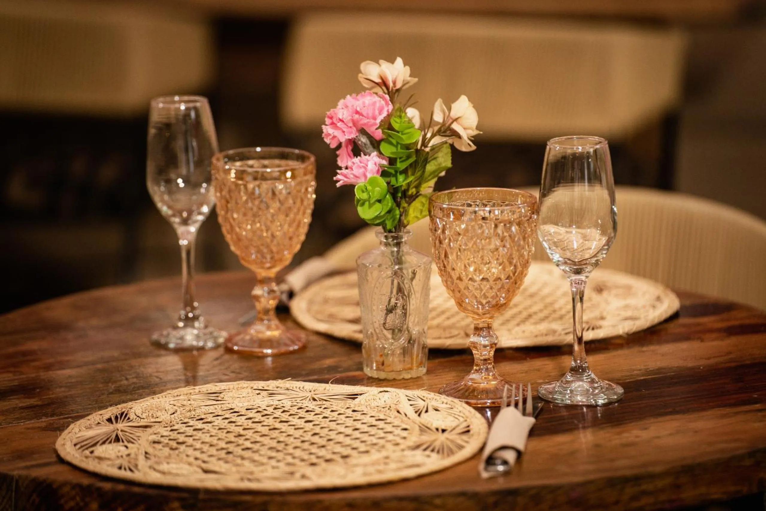 Restaurant/places to eat in Al Alma Apart-Suites