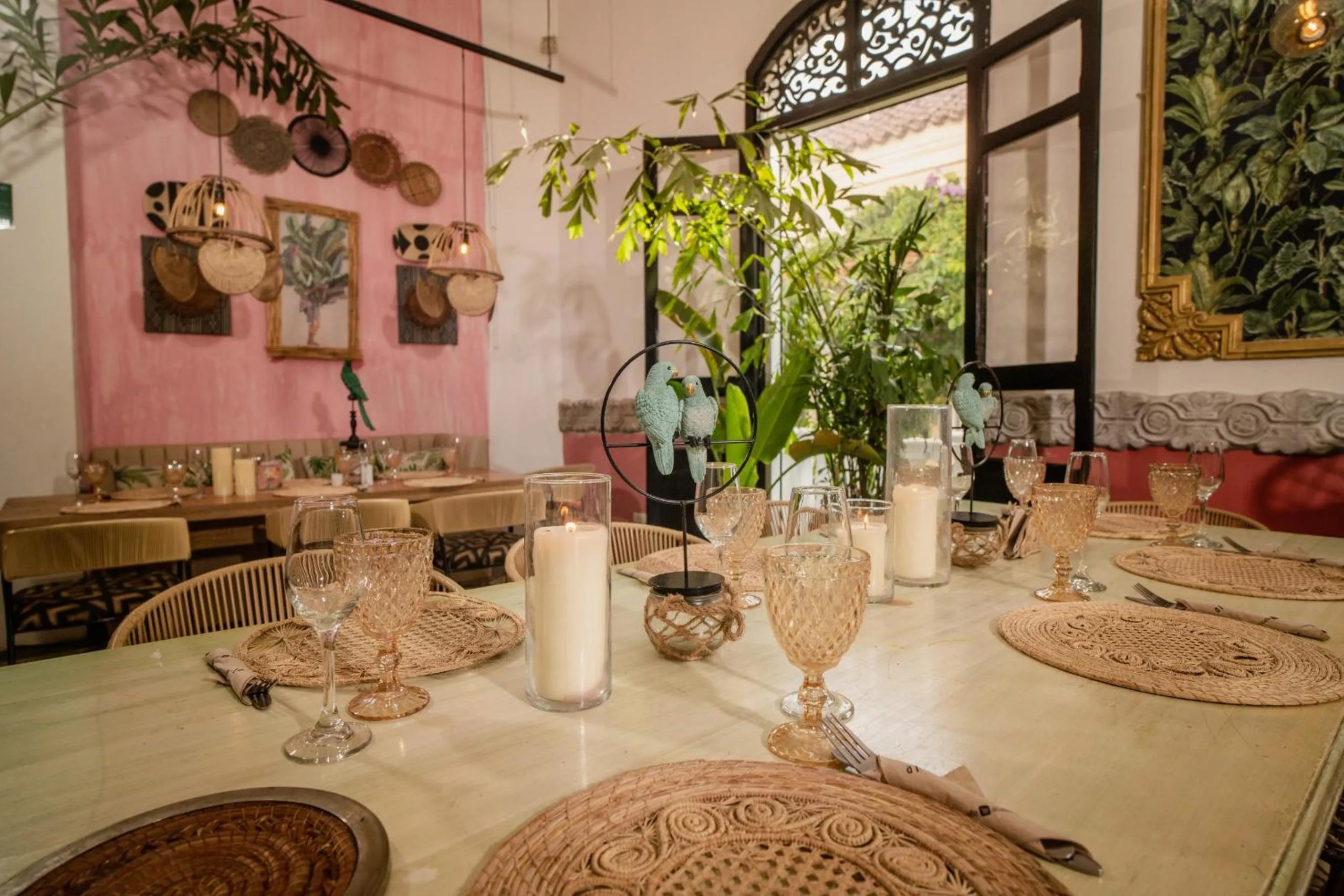 Restaurant/places to eat in Al Alma Apart-Suites