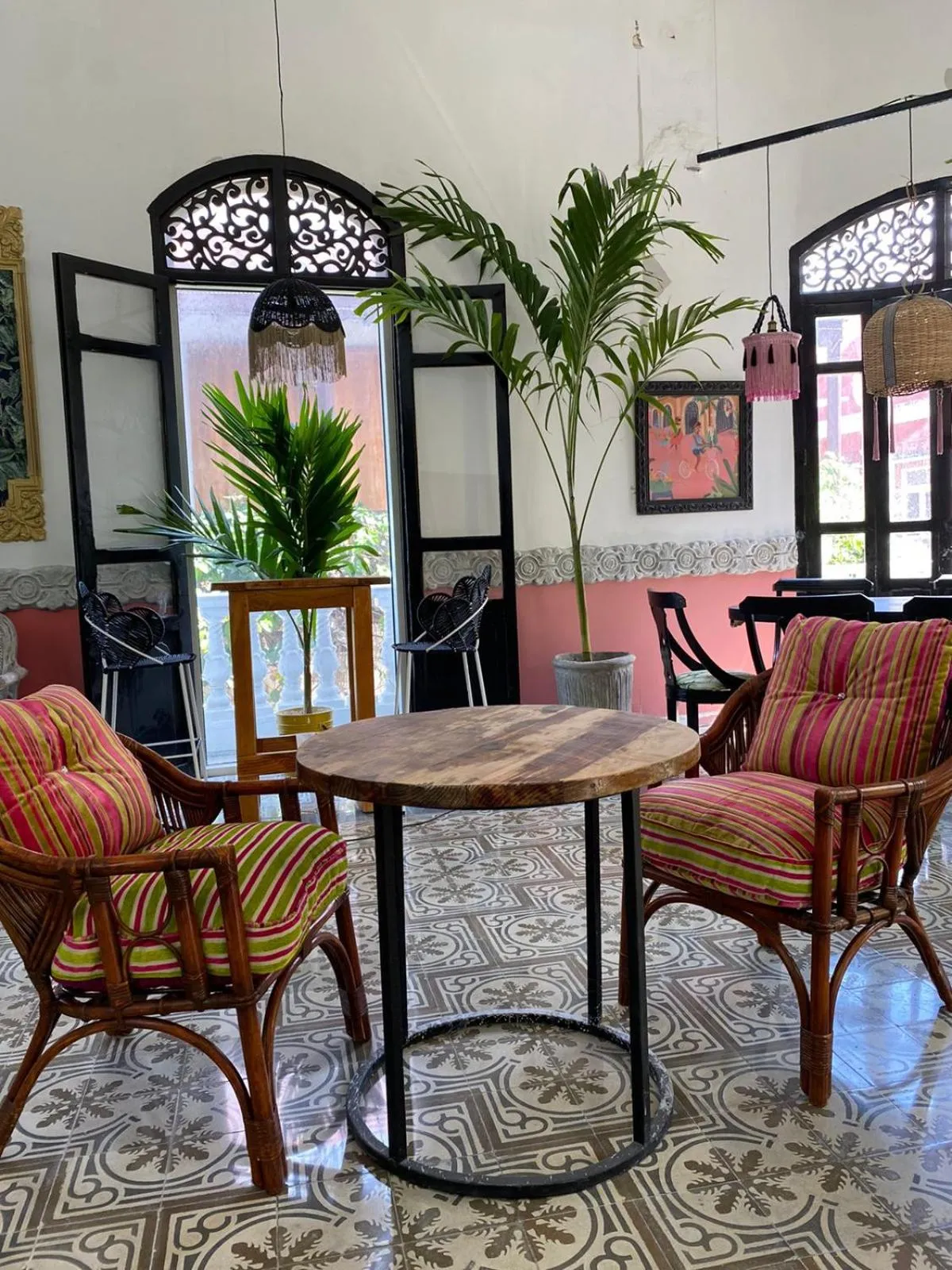 Restaurant/places to eat in Al Alma Apart-Suites