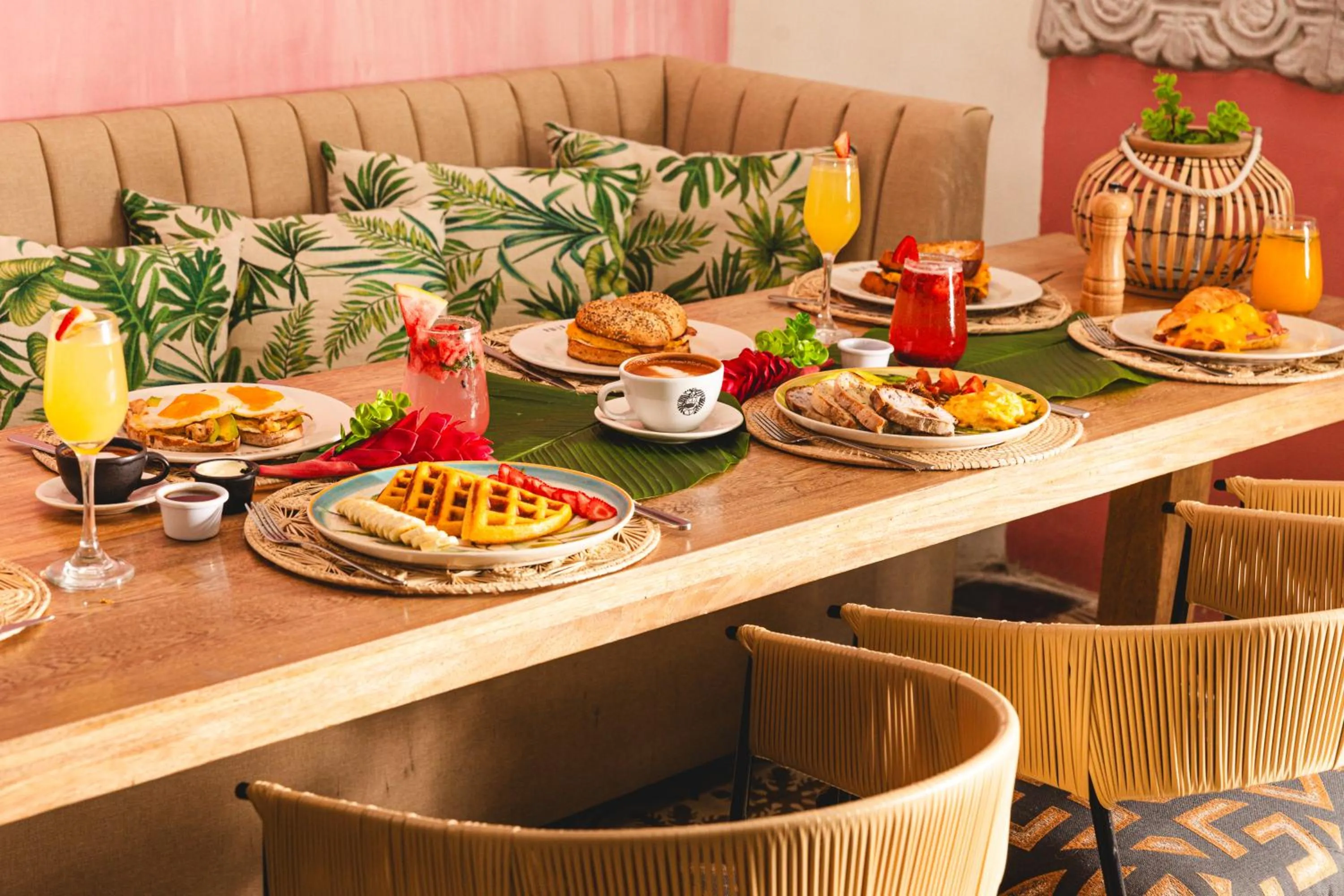 Restaurant/places to eat in Al Alma Apart-Suites