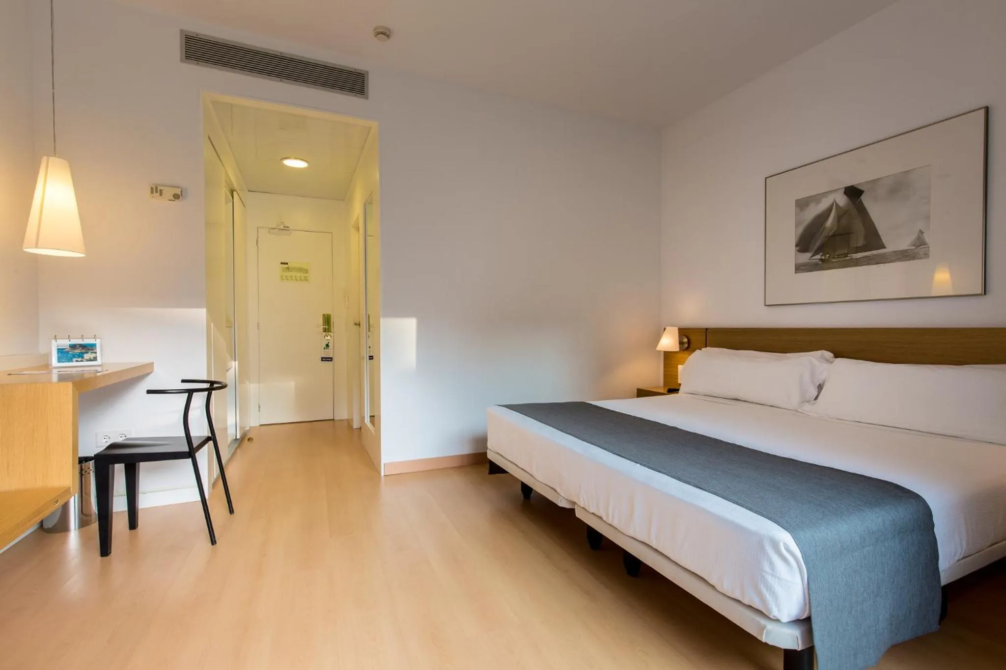 Bed in Gran Hotel Reymar 4 Sup