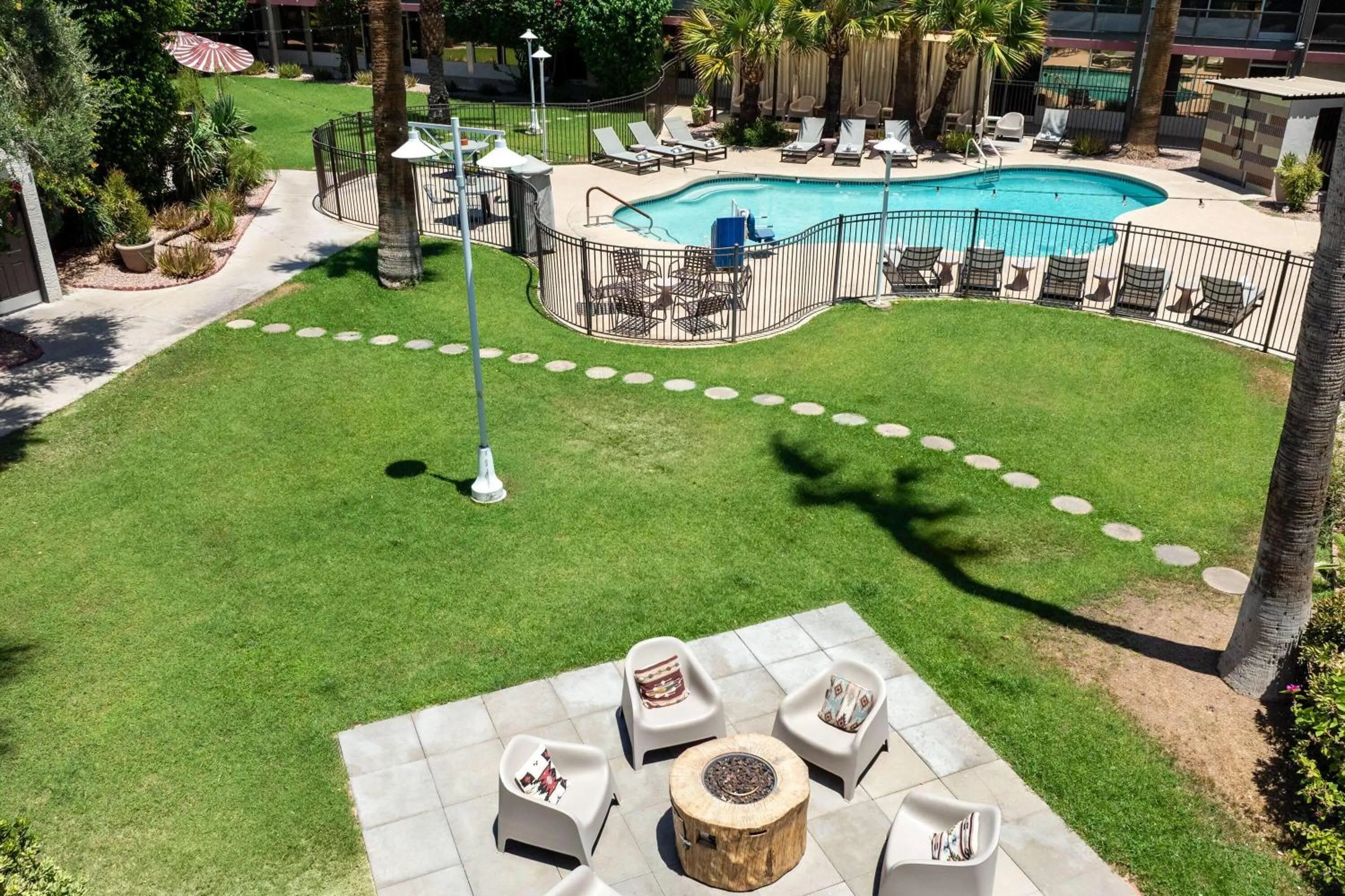 Lounge or bar in Papago Scottsdale by Reside, Trademark Collection by Wyndham