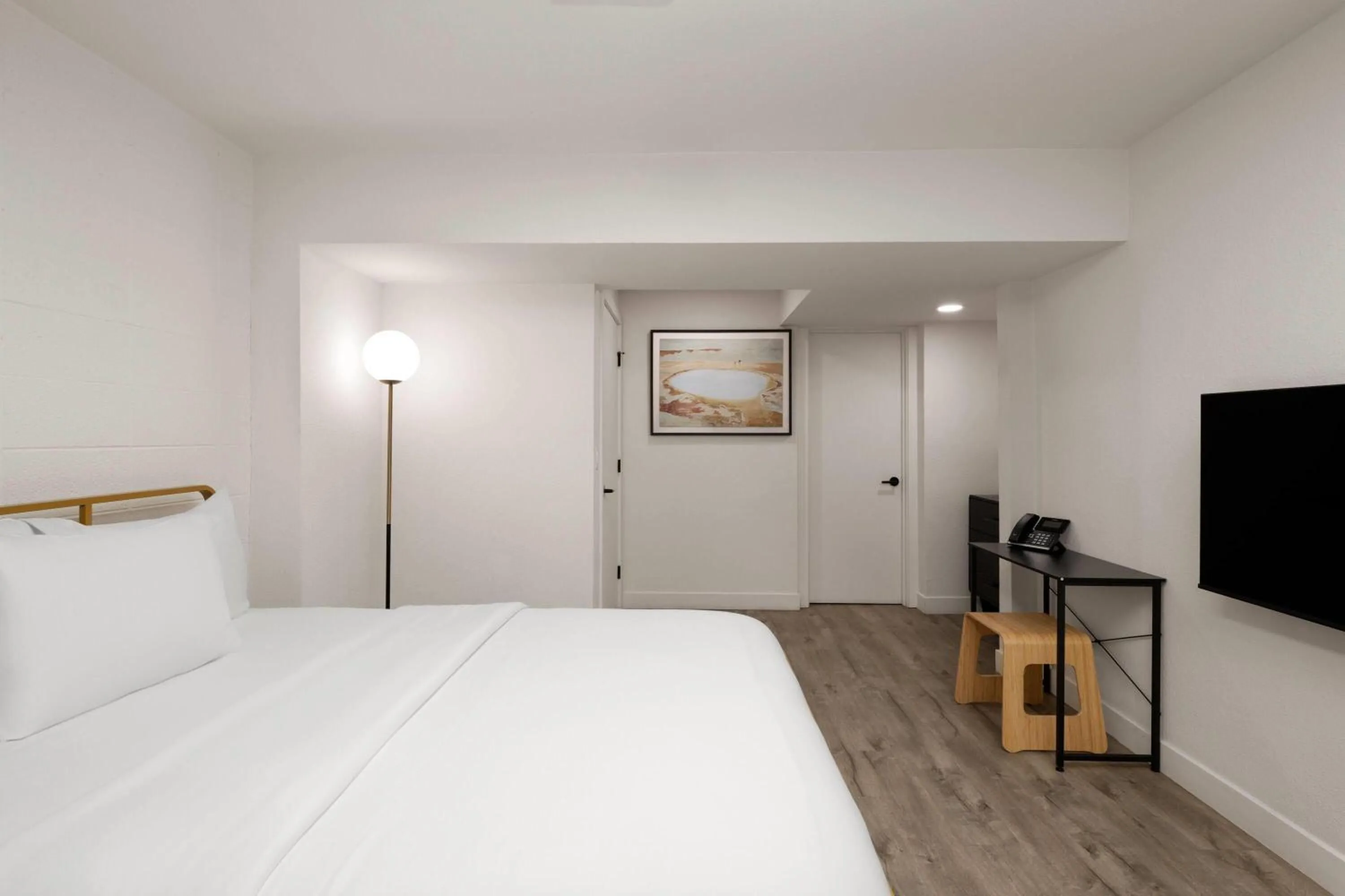 Photo of the whole room, Bed in Papago Scottsdale by Reside, Trademark Collection by Wyndham